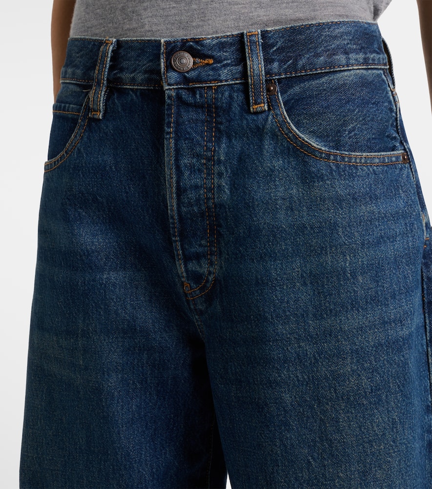 Loose low-rise wide-leg jeans