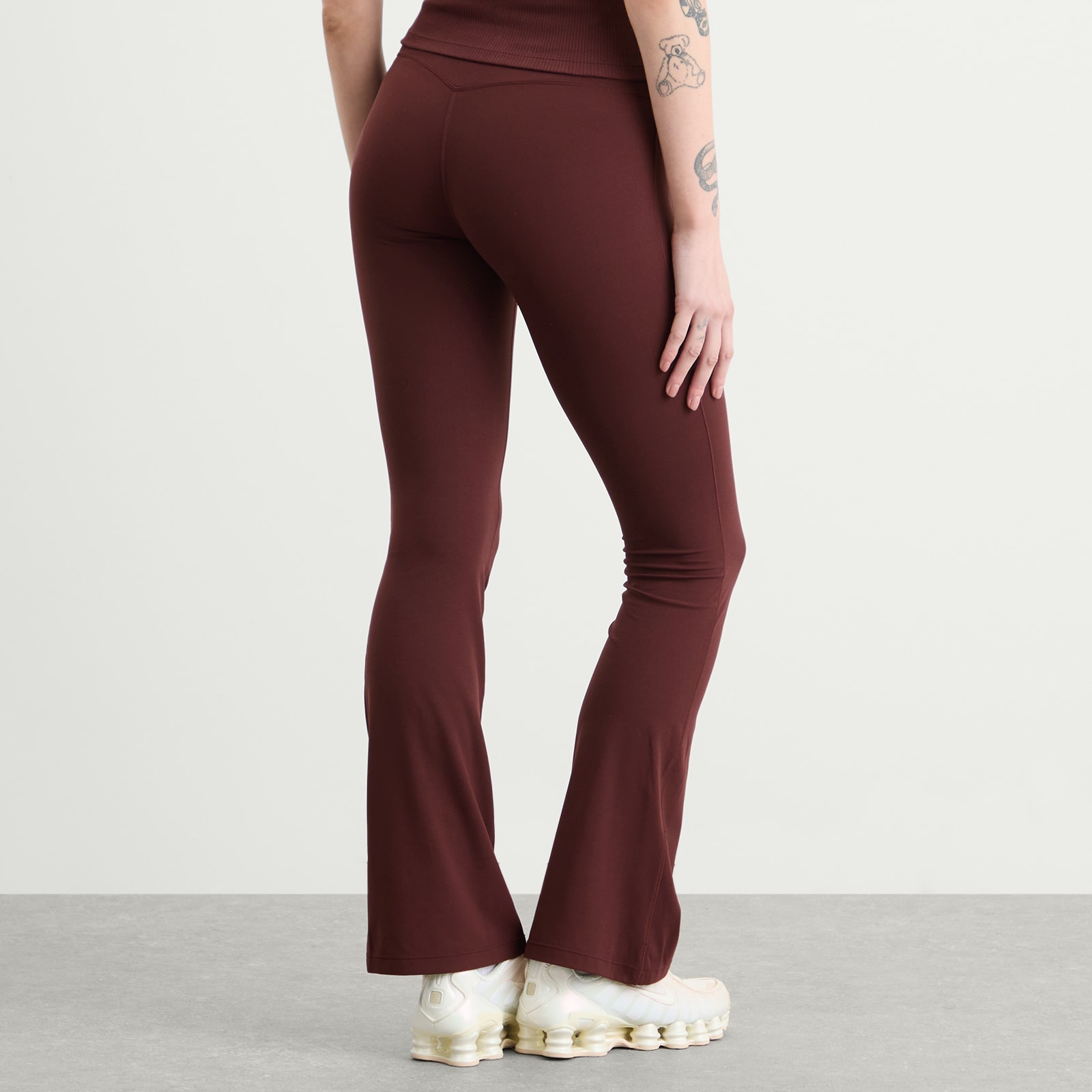 Women's Zenvy High Waisted Flared Pant in Burgundy Crush/Black