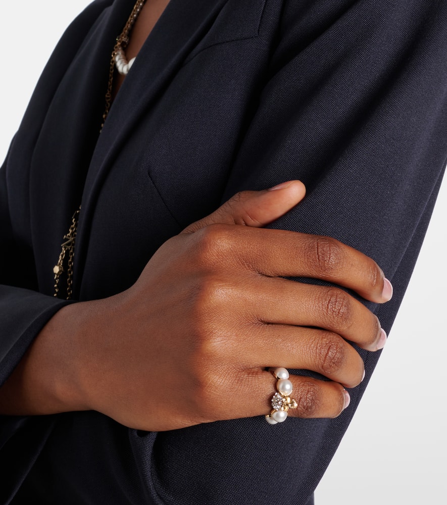 Skull embellished ring