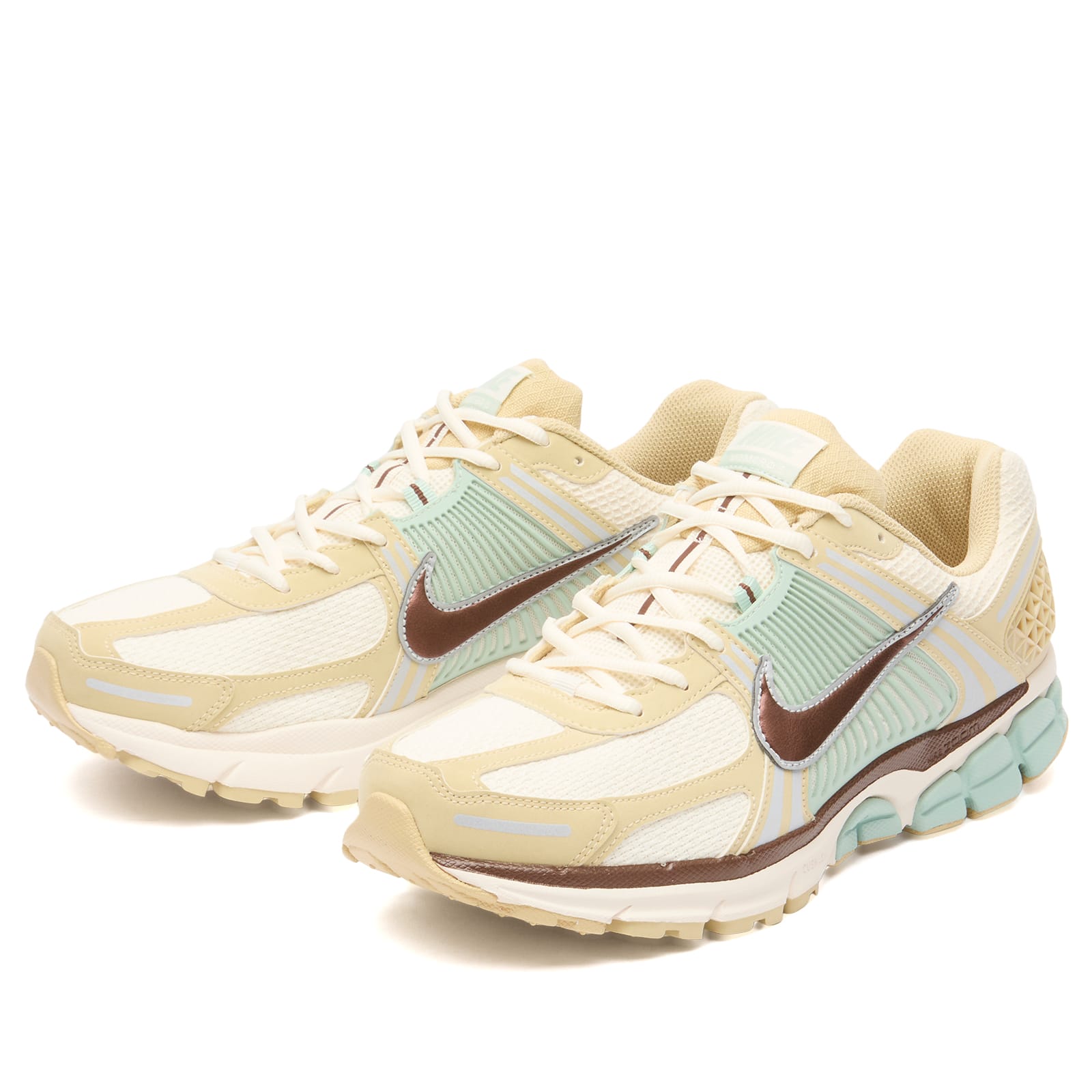 Nike Zoom Vomero in Metallic Gold. - 9.5 also , 10.5, 11, 11.5, 12, 13, 14, 7, 7.5, 8, 8
