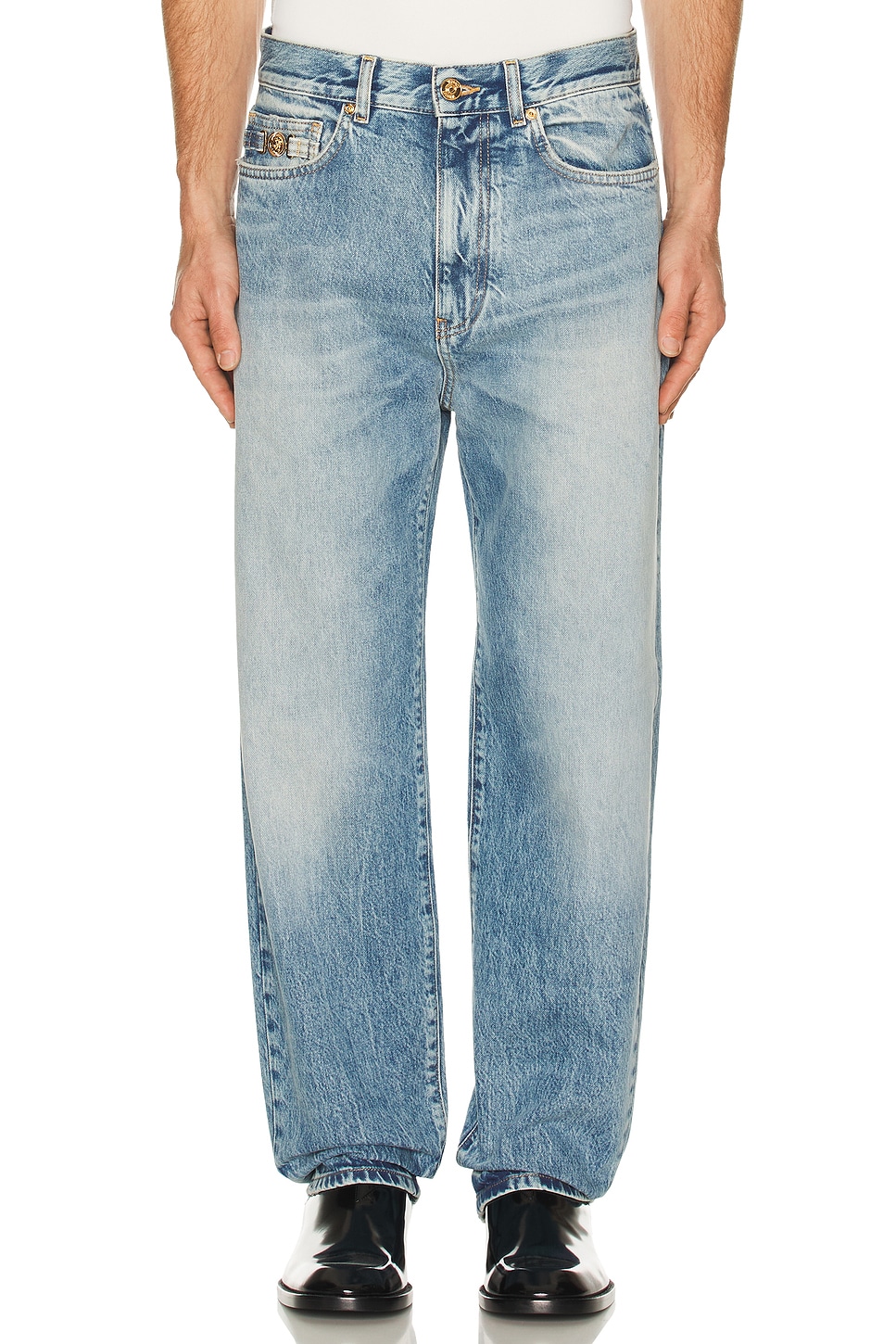 VERSACE Denim Jean in Stone Wash Light Blue - Blue. 33 also