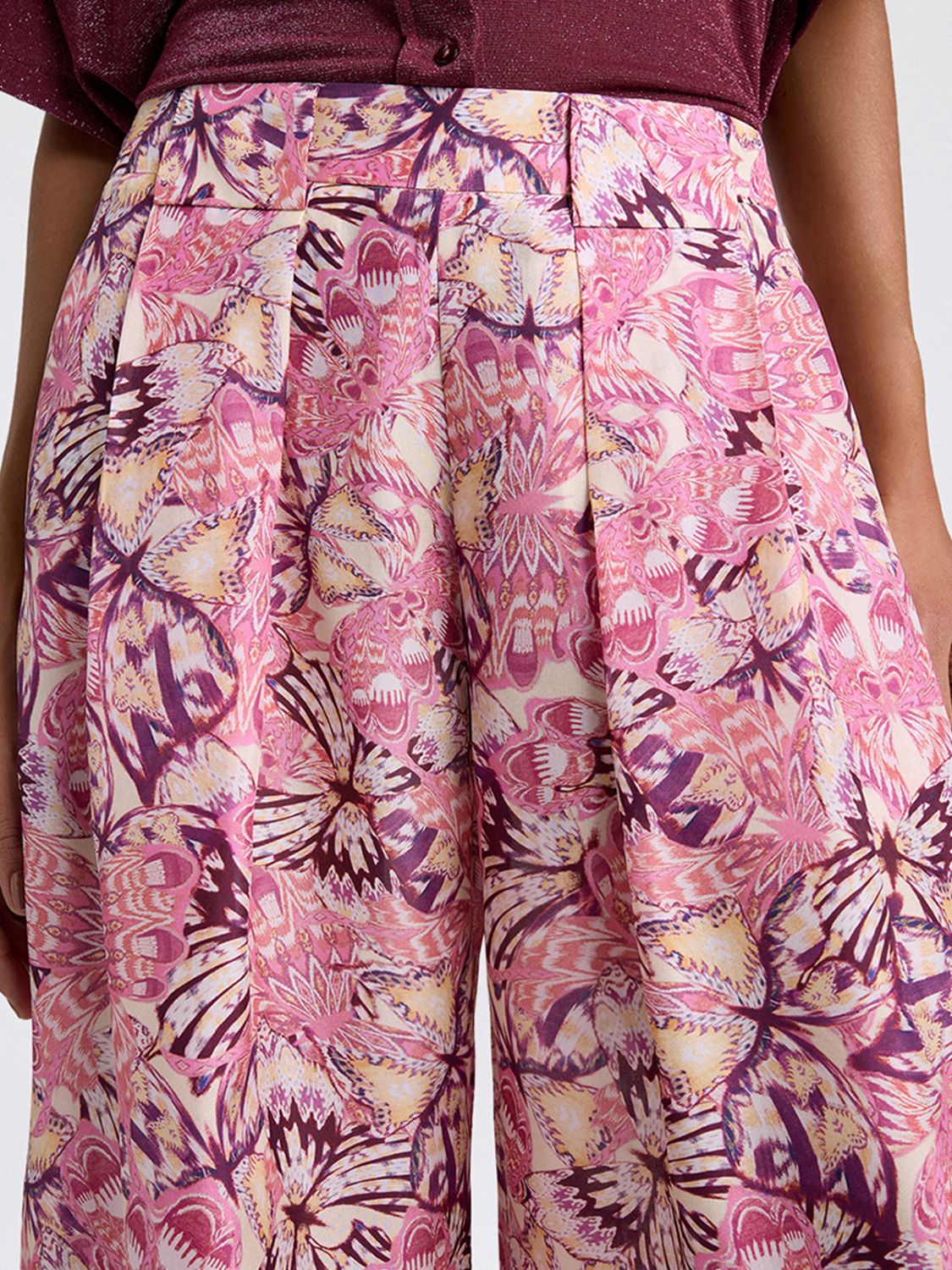 MOMONÌ Pants Woman color Violet