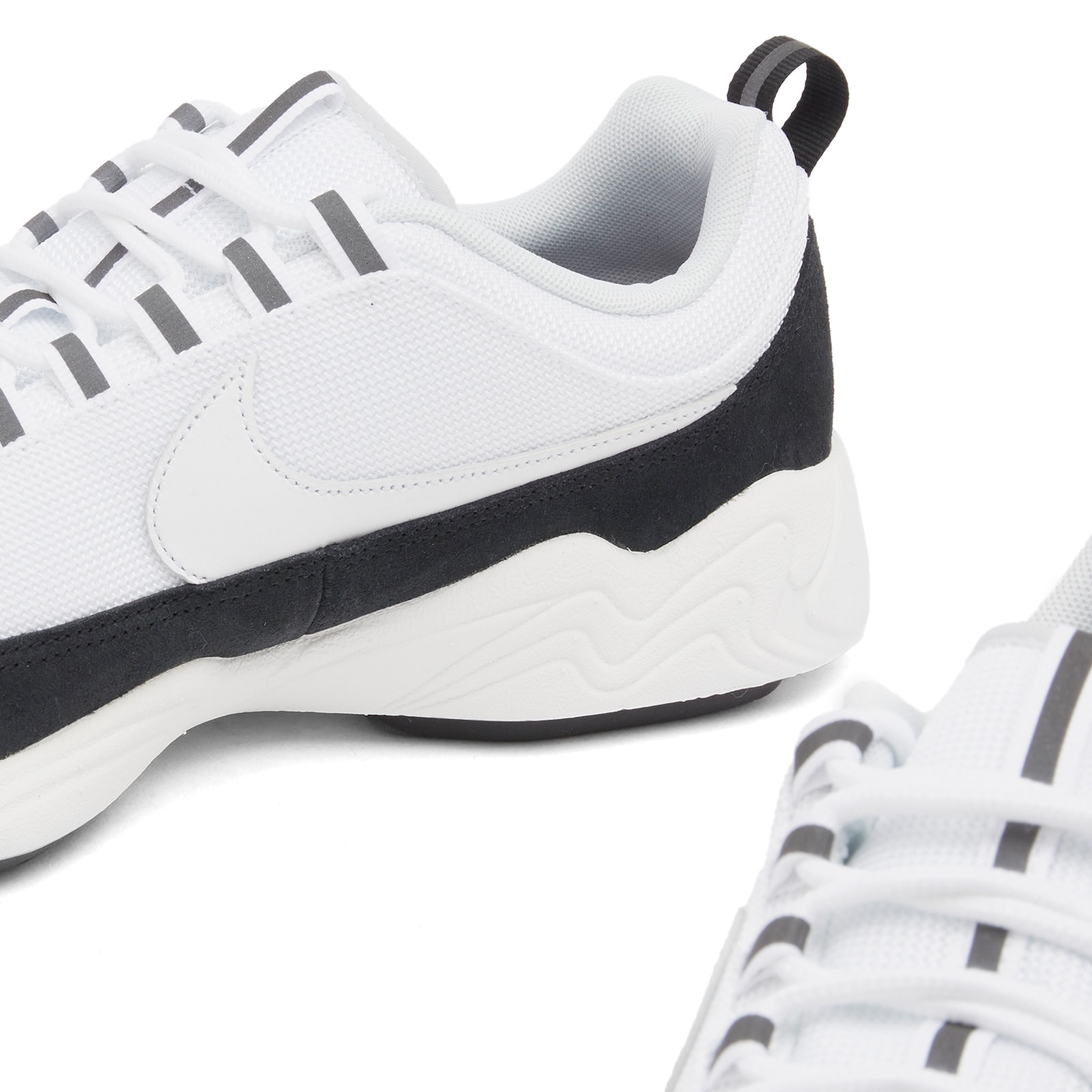 X Fragment Air Zoom Spiridon SP Sneaker in White/Blue/Black