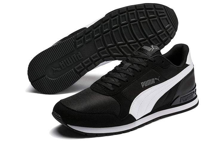 ST Runner V2 Black/White Low sneakers