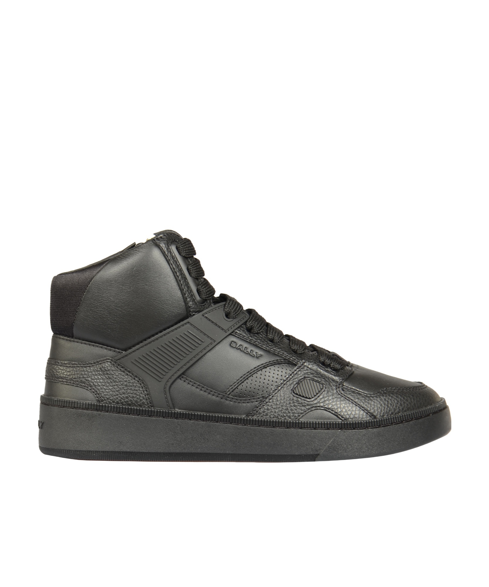 Hi-top trainers