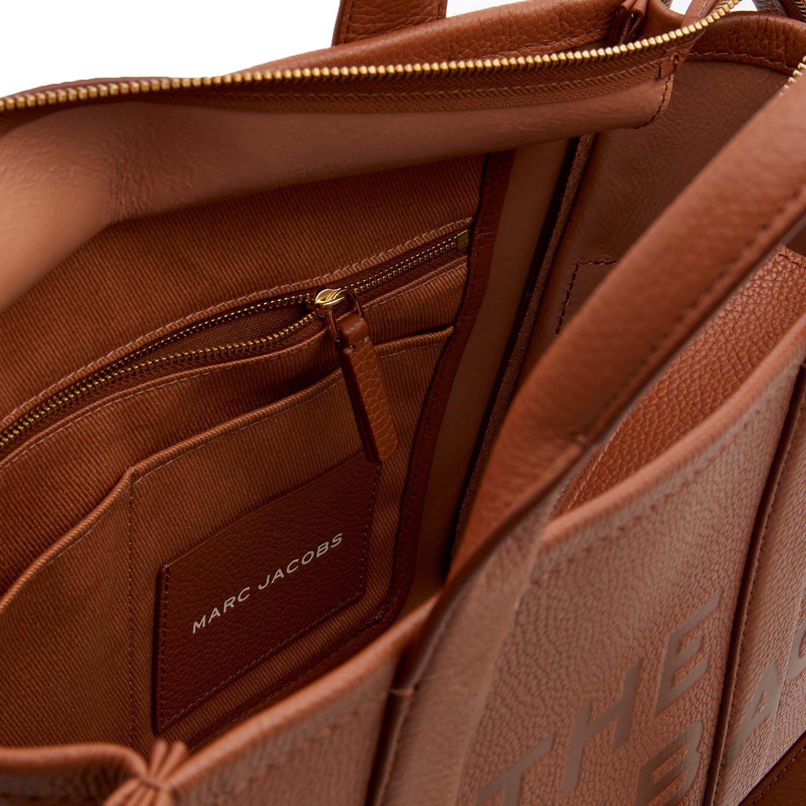 Women's The Medium Tote in Leather in Argan Oil 