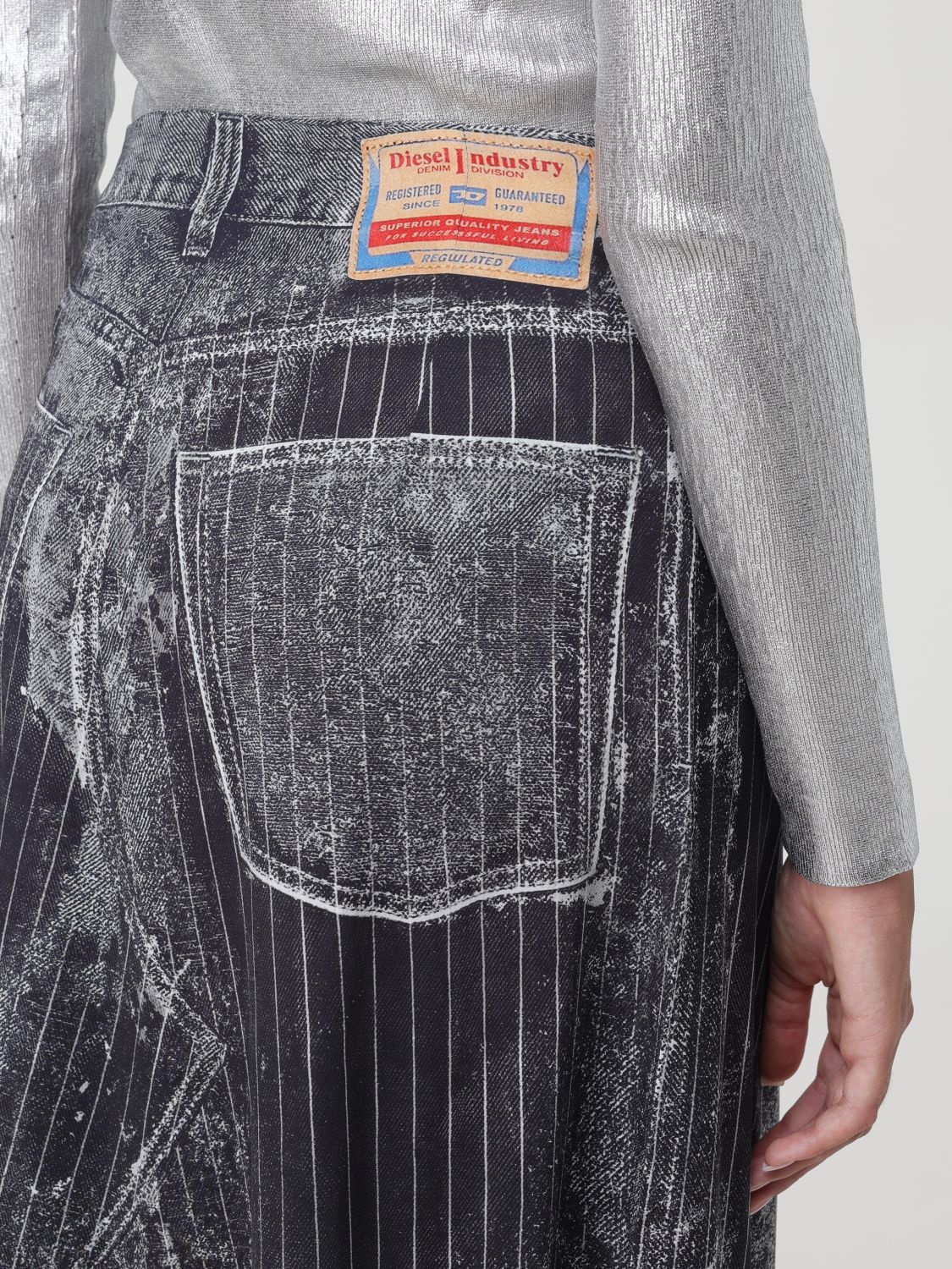 Satin skirt with print of pinstripe denim