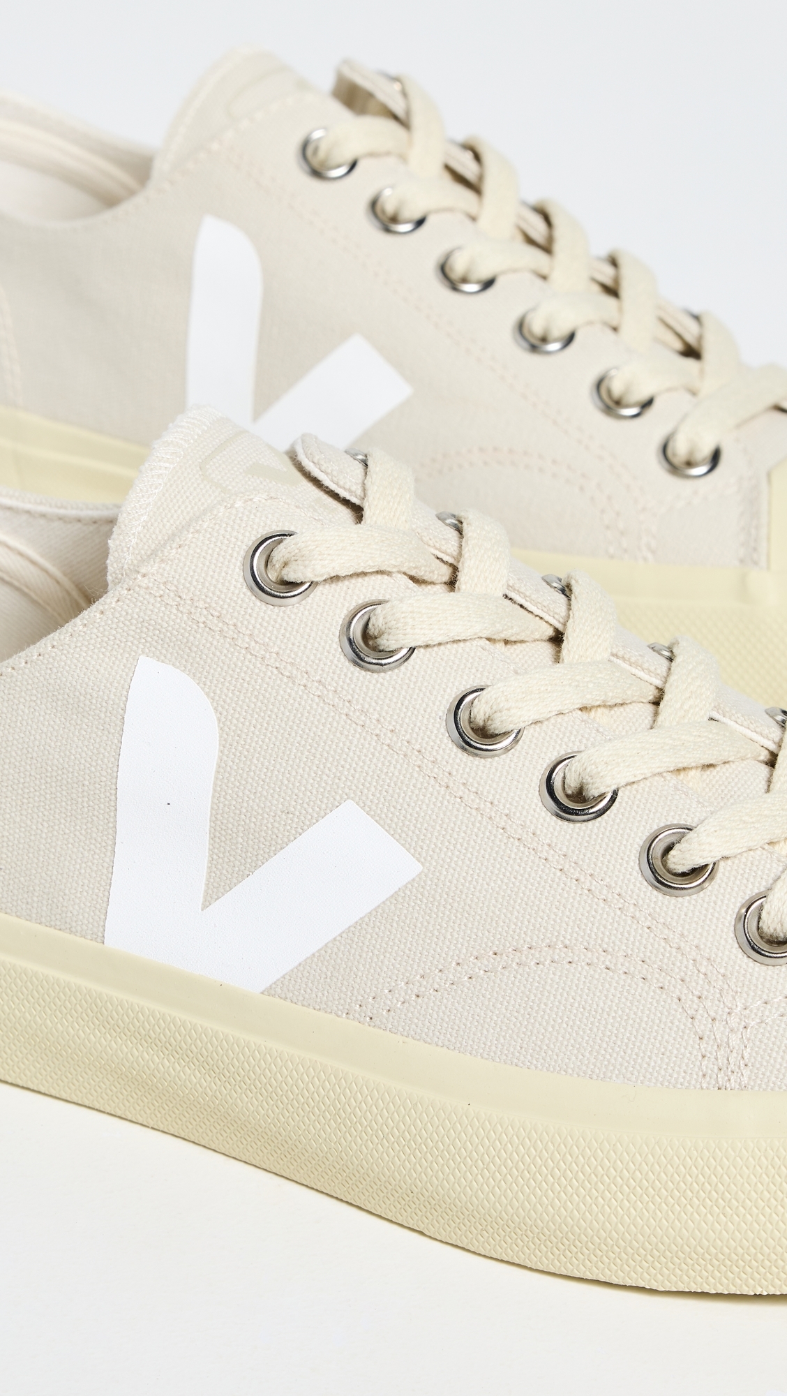 Veja Watta II Low Sneakers Pierre White