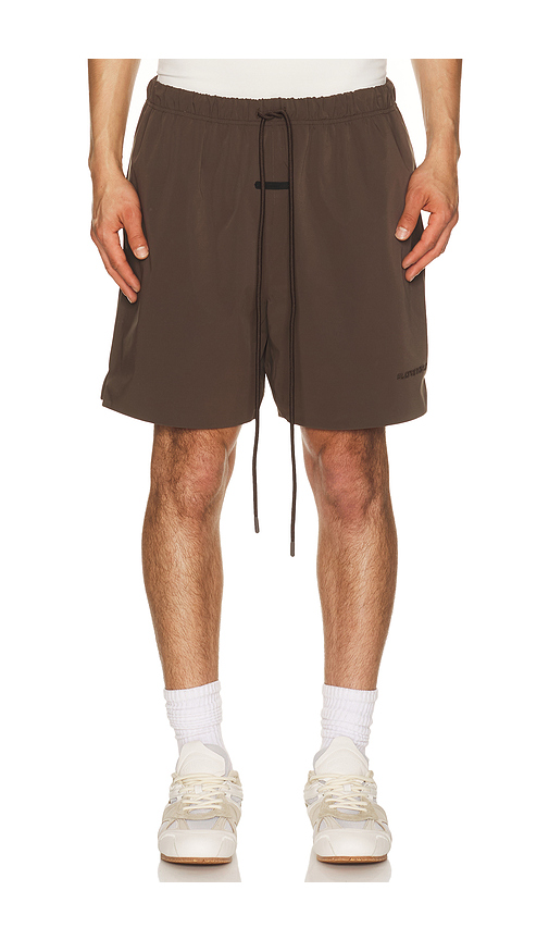 Fear of God ESSENTIALS Active Trace Classic Short in Brown - Brown. XL/1X also in XS, S, M, L, XXL/2X