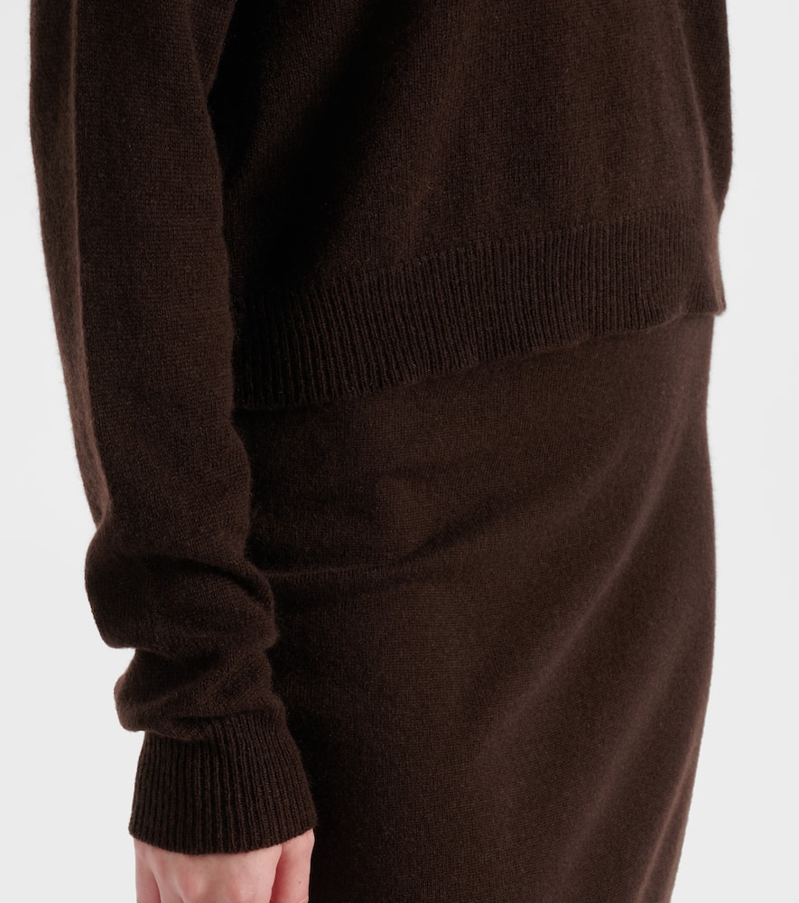 Wool and cashmere sweater