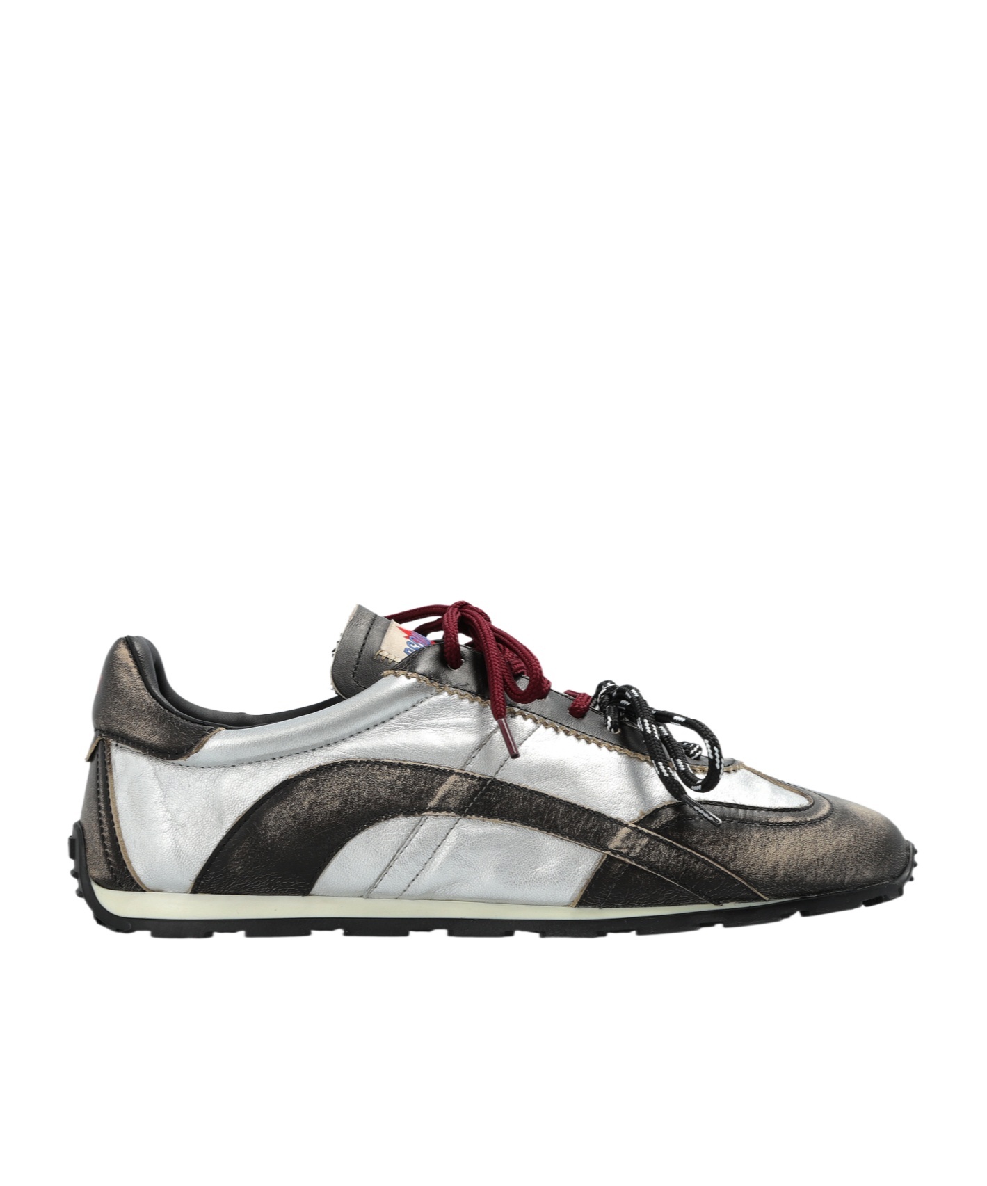 Round-toe sneakers