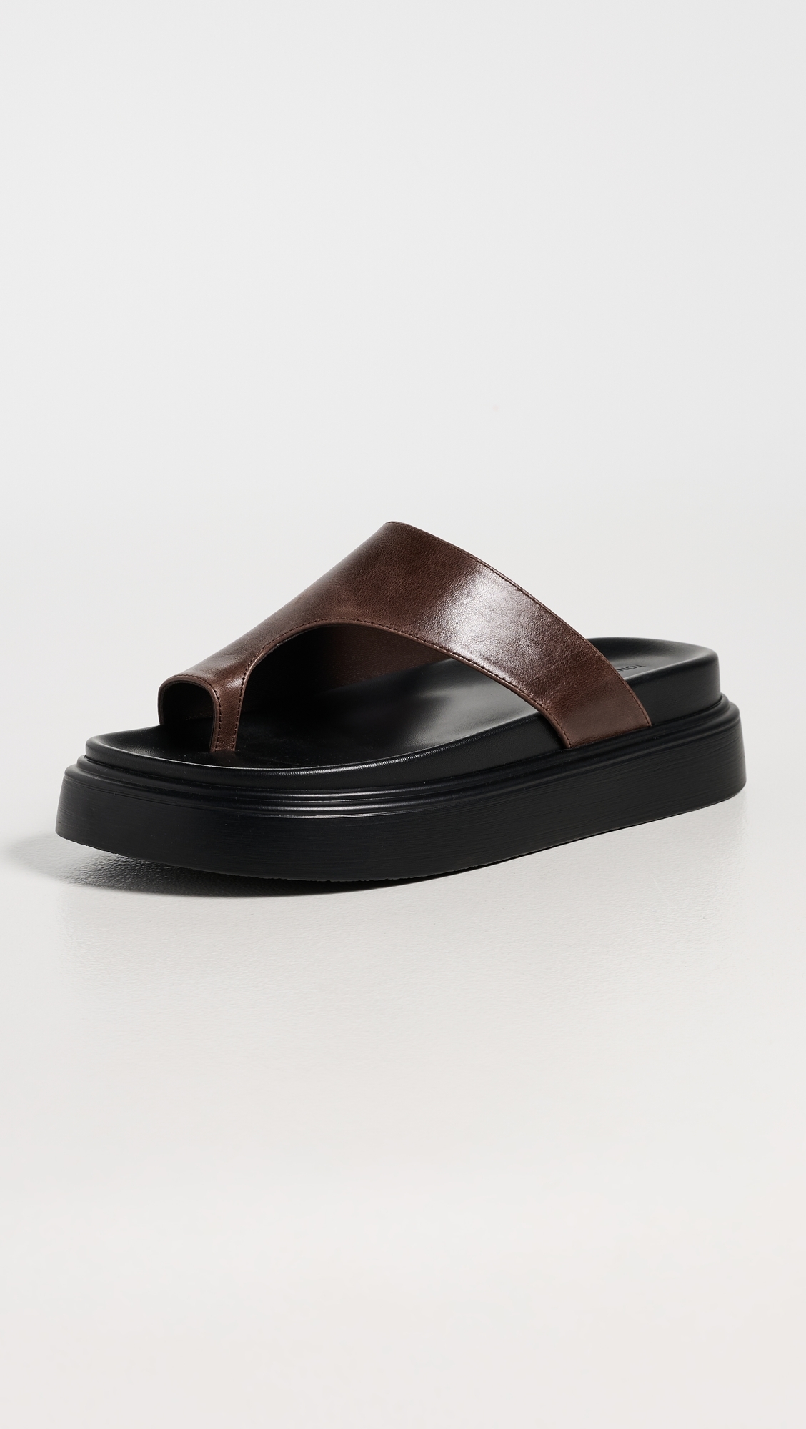 Jazzy Toe Loop Sandals Choc Vintage