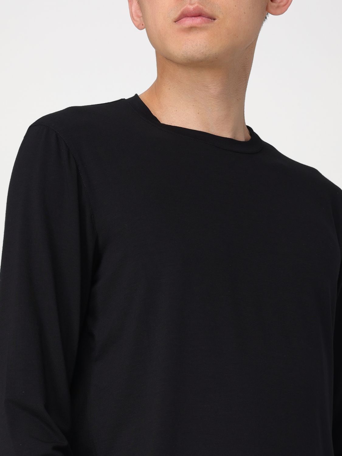 T-Shirt Men color Black