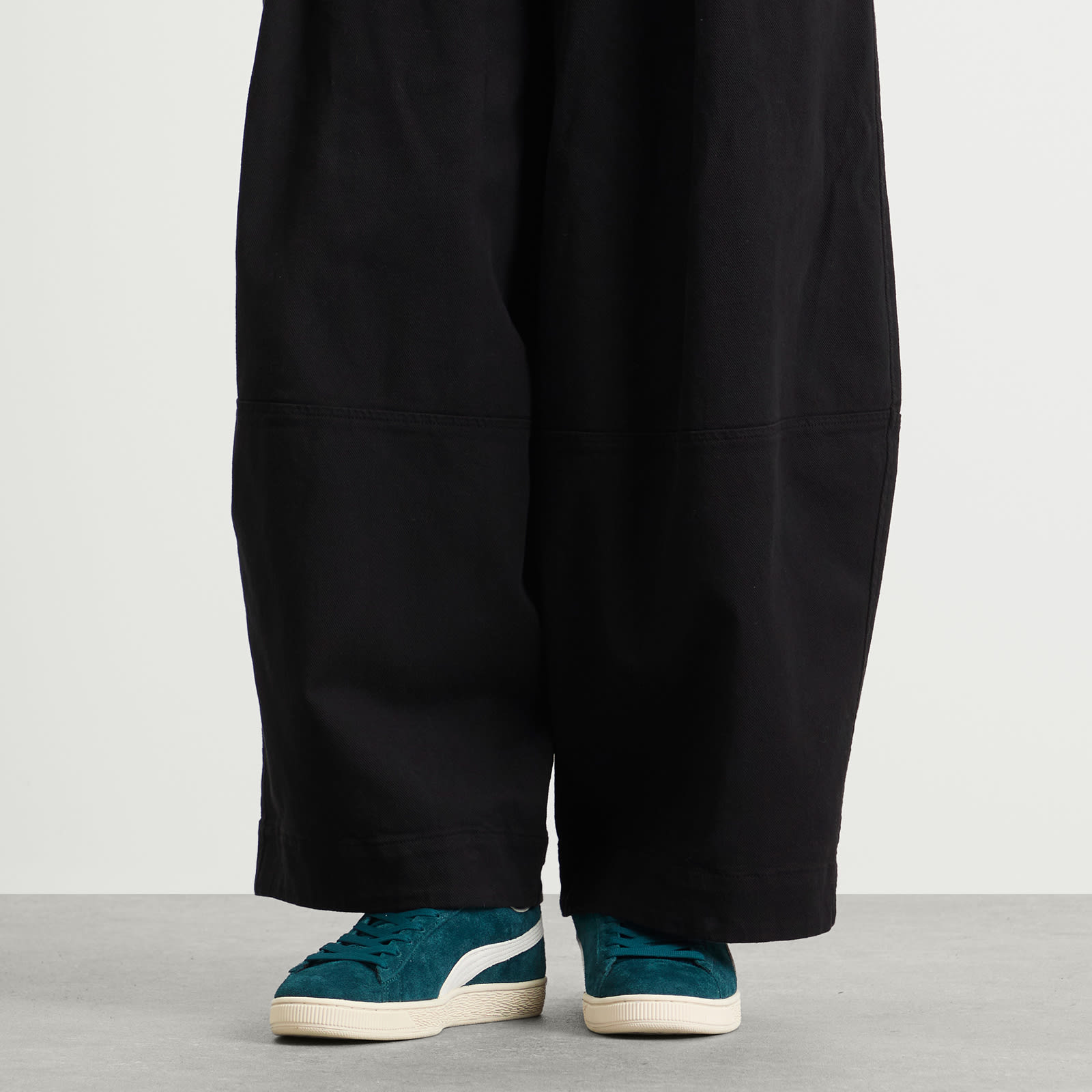 Suede Charles F. Stead IV Sneaker Persian Blue/White