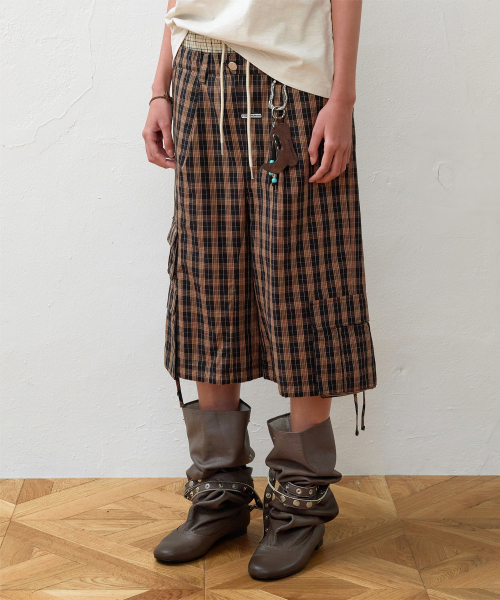 LAYERED CHECK CARGO SHORTS BROWN