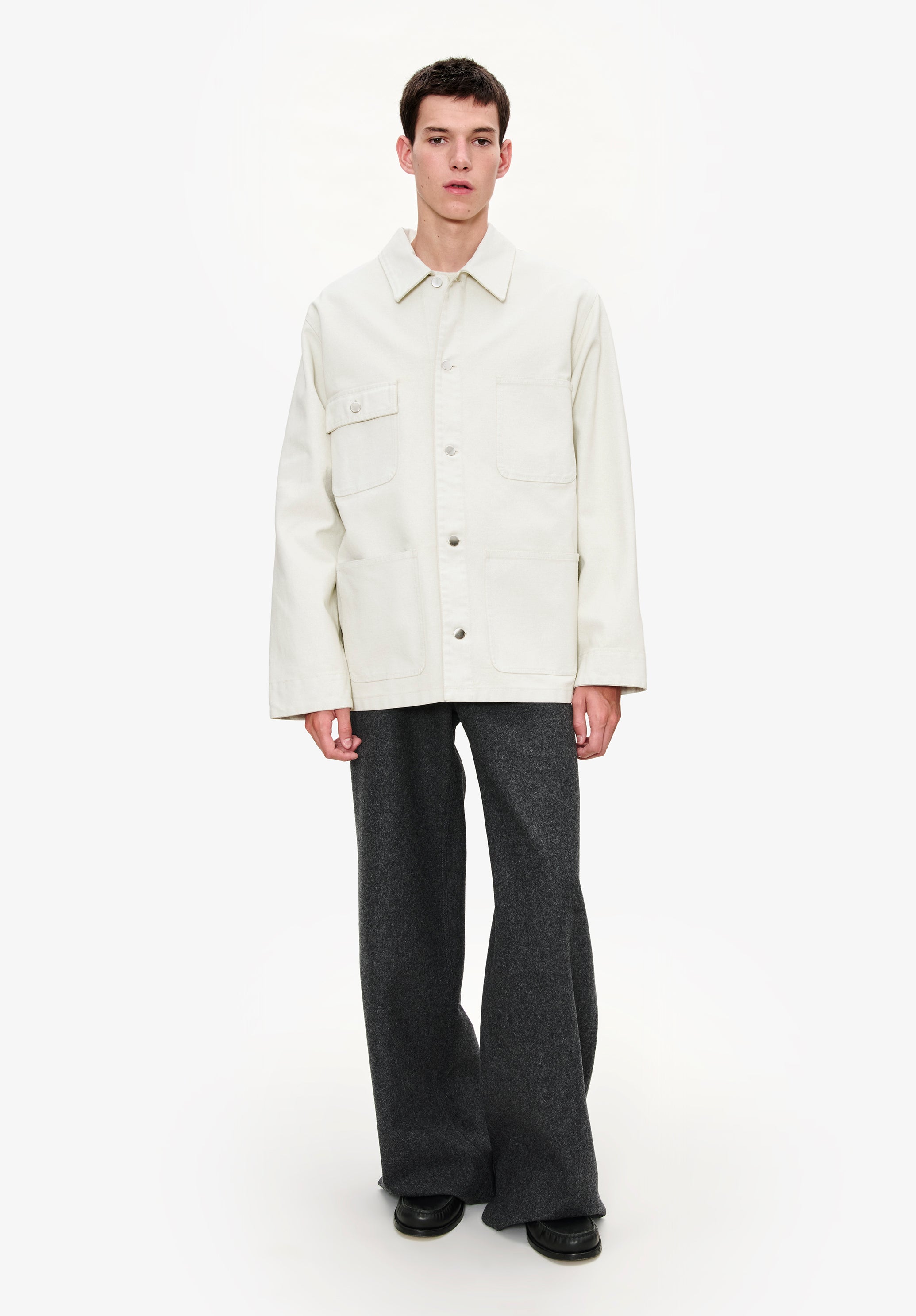 A. P.C. Men's Loose-fit overshirt-jacket Size: Extra Small in Chalk