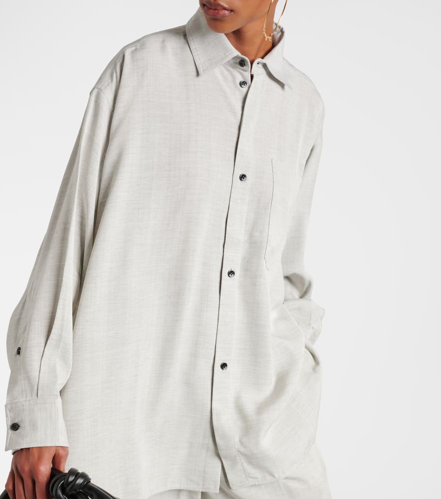 Le chemise Poche shirt