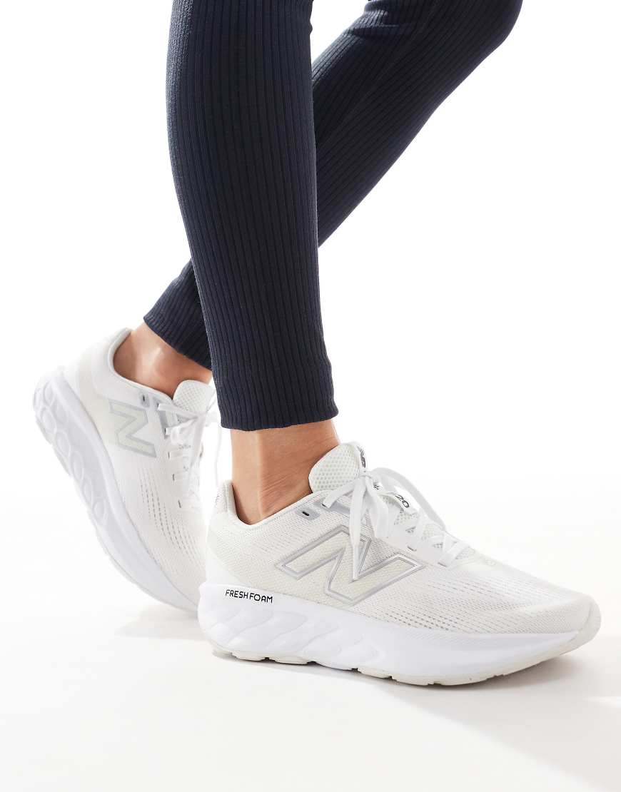 New Balance 520 running trainers in white