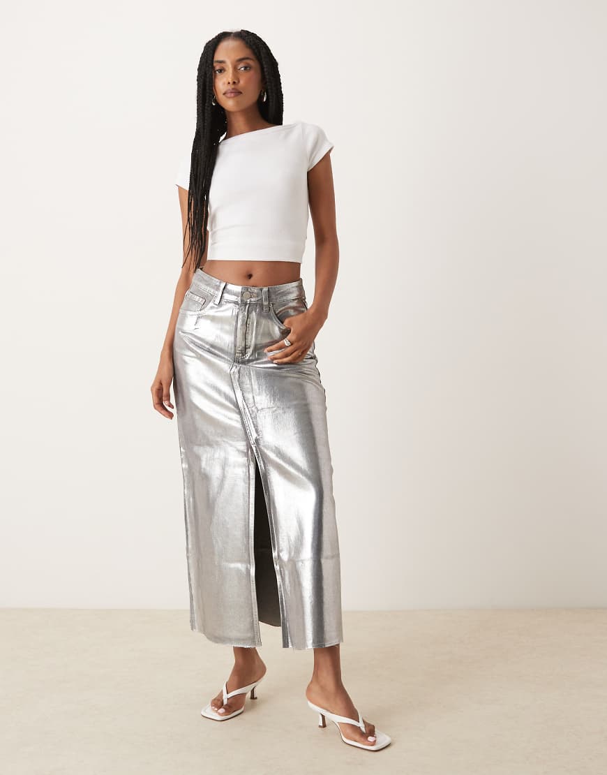 Center split midi skirt in grey silver foil