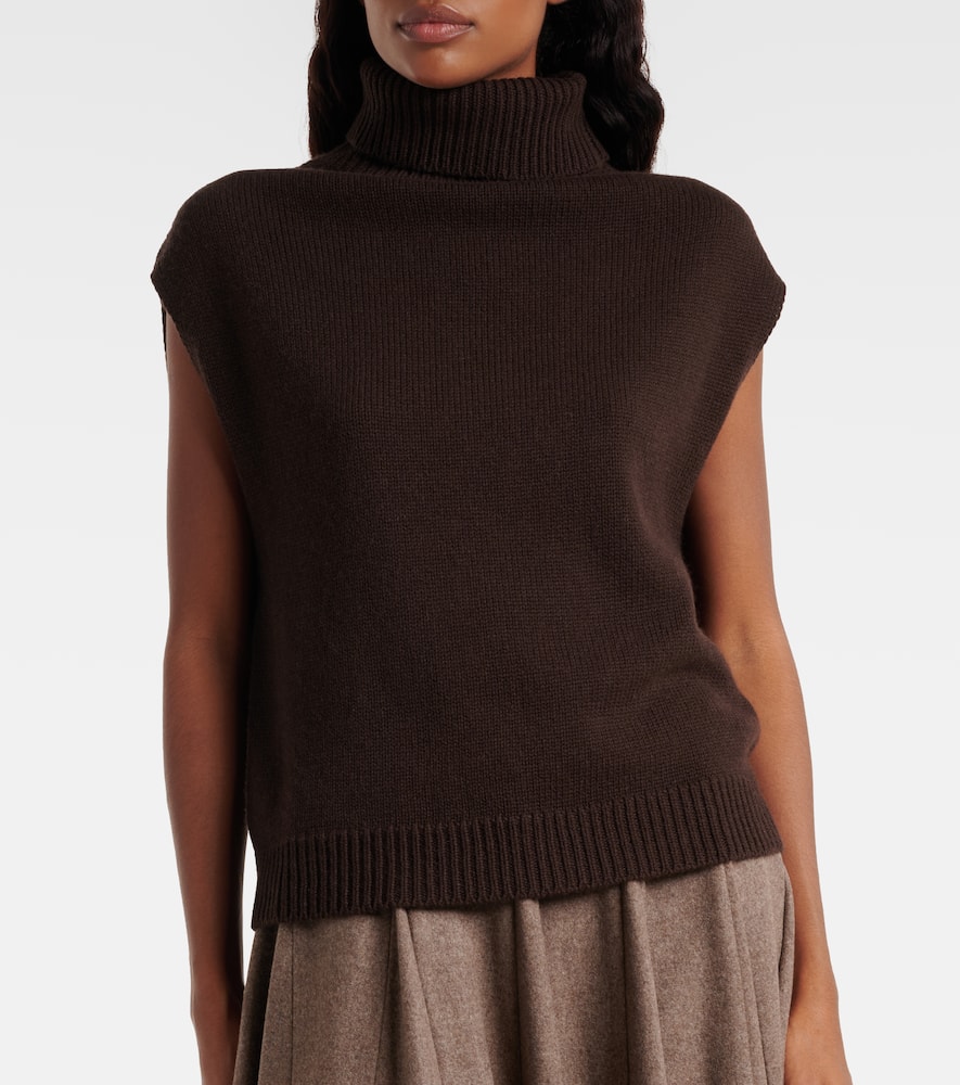 Turtleneck wool and cashmere sweater vest
