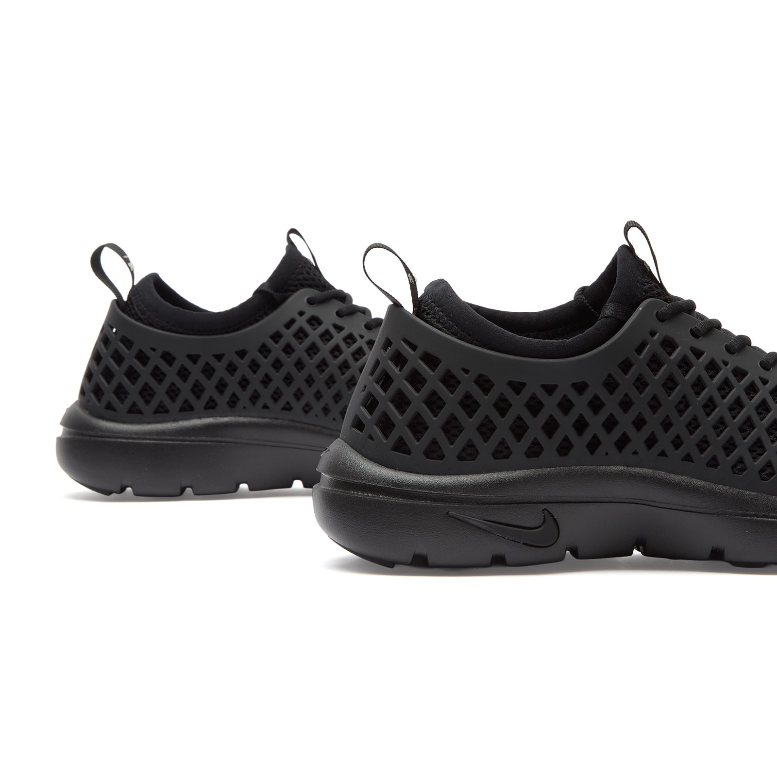 Rejuven8 Run OG QS Sneaker in Black/Sail