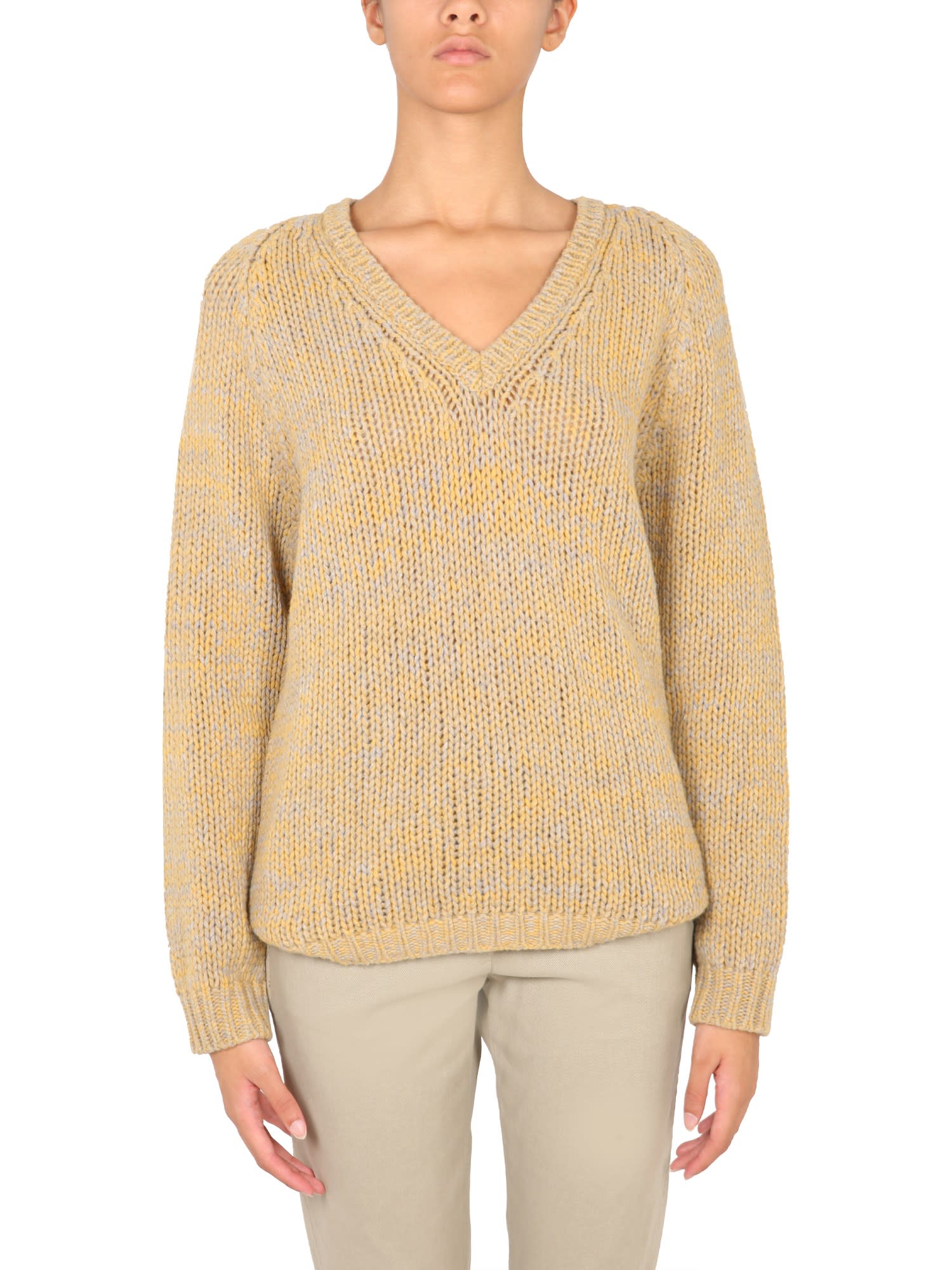 Virgin wool V-neck jumper