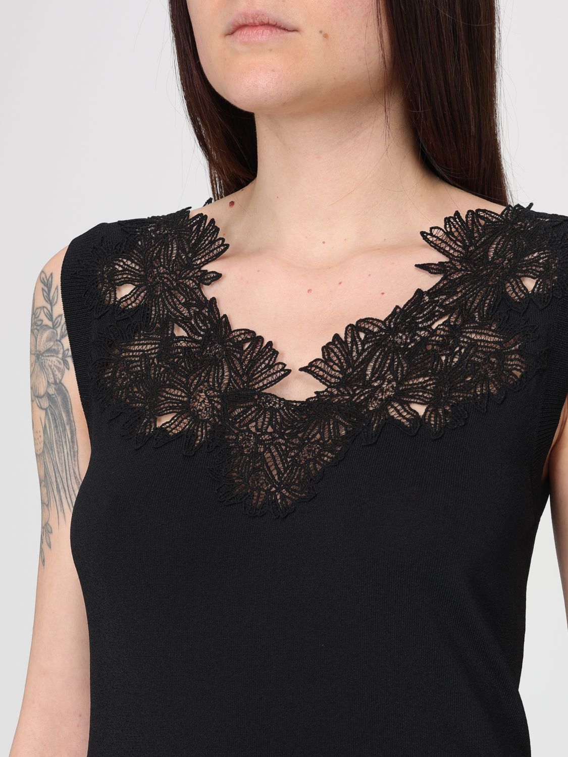Top Woman color Black