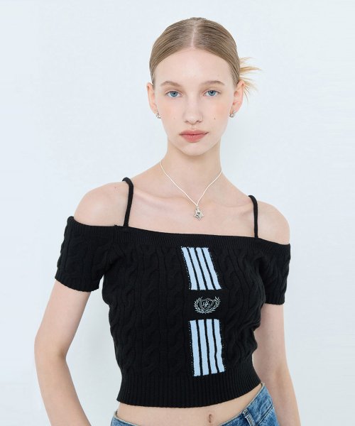 L4 CABLE OFFSHOULDER KNIT