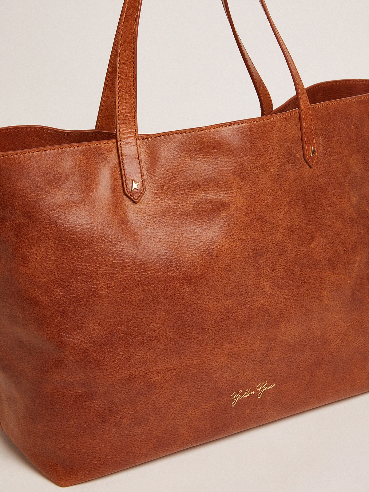 Golden Goose - Pasadena Bag In Tan-colored Glossy Hammered Leather With Gold Logo On The Front, Woman, : U