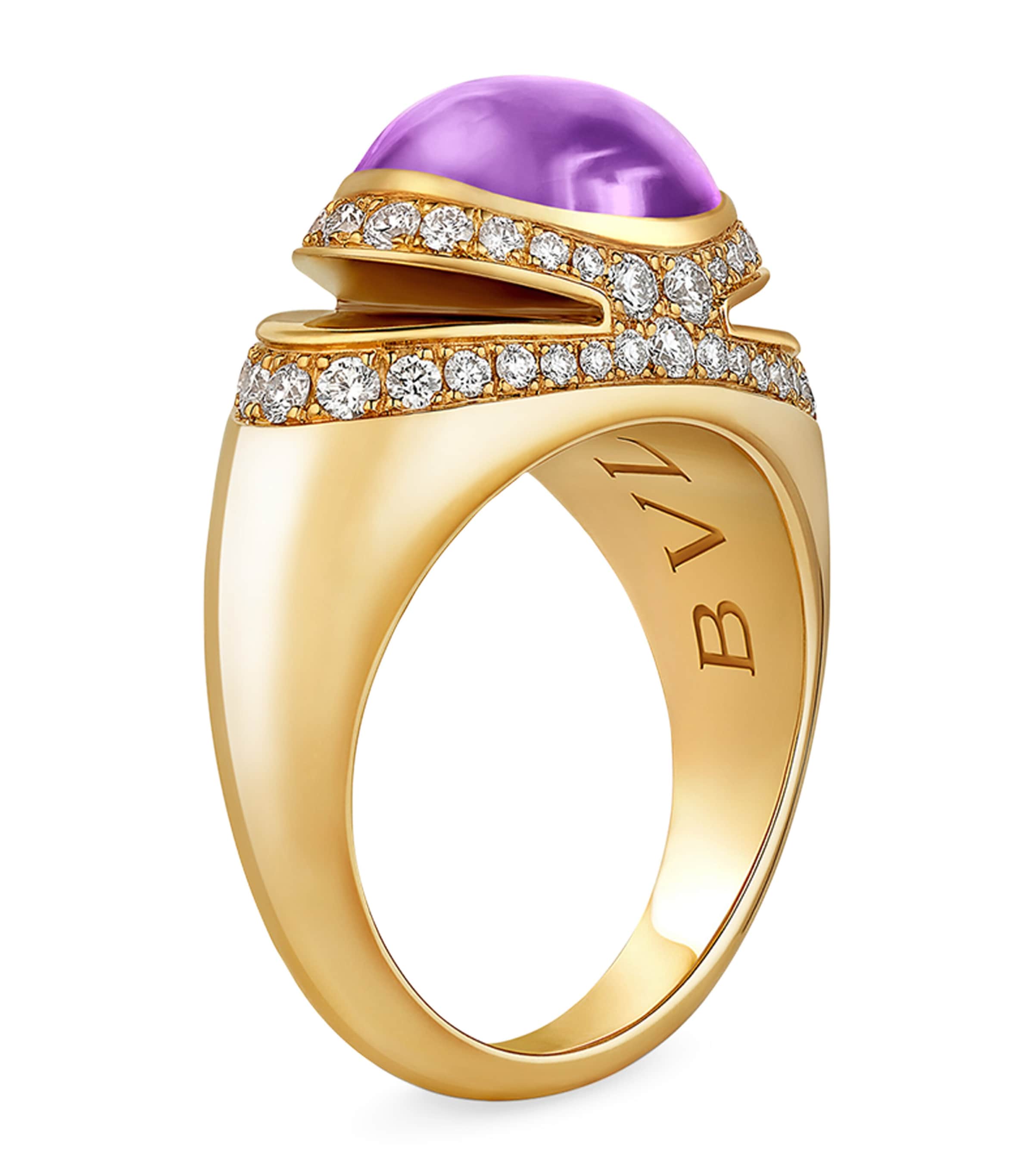 Yellow Gold, Diamond and Amethyst Cabochon Ring