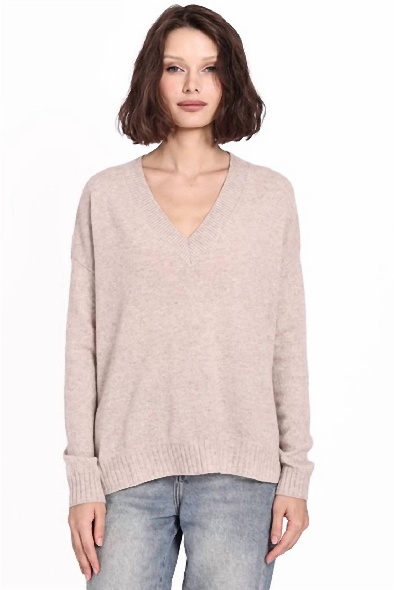 Long And Lean V-Neck Sweater In Ecru