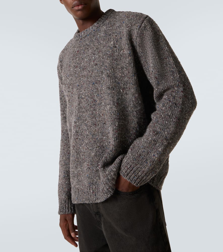 Four Stiches virgin wool sweater