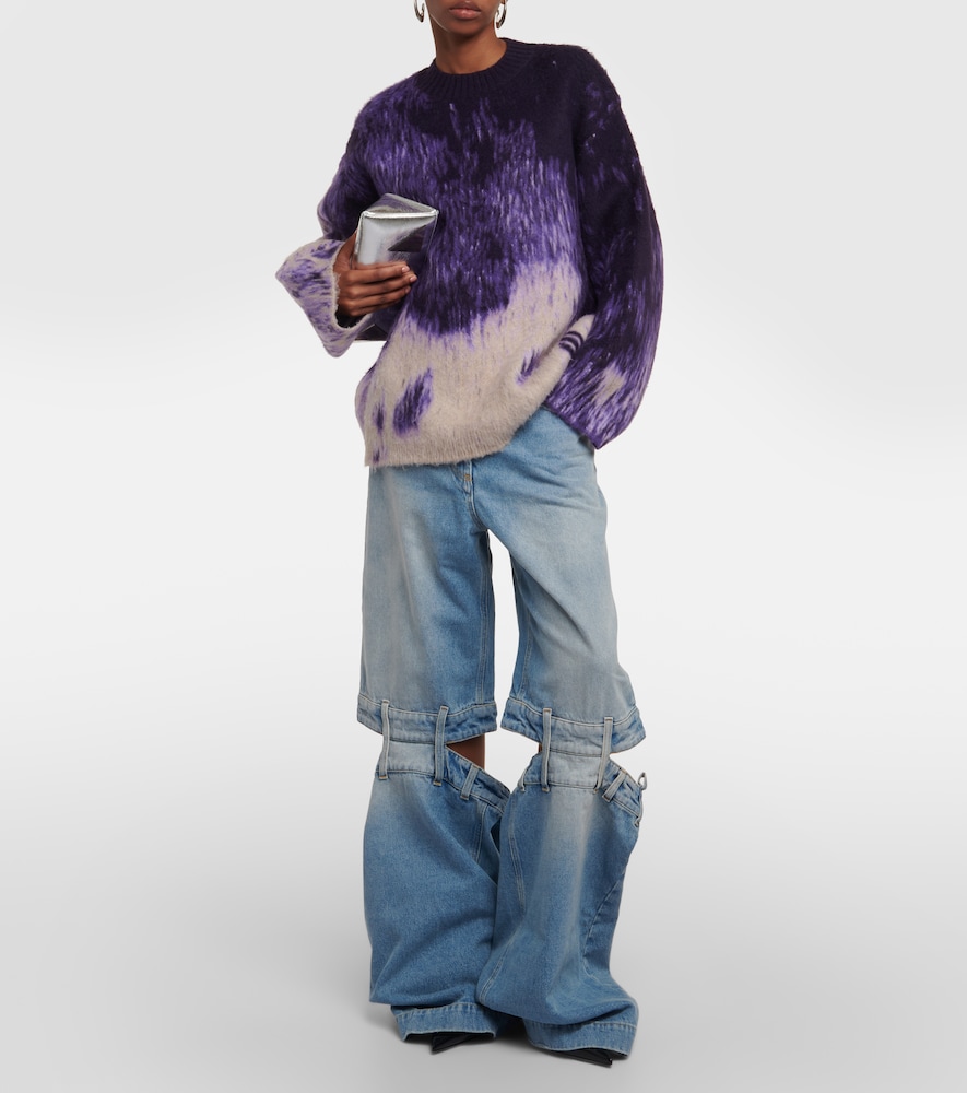 Low-rise wide-leg jeans