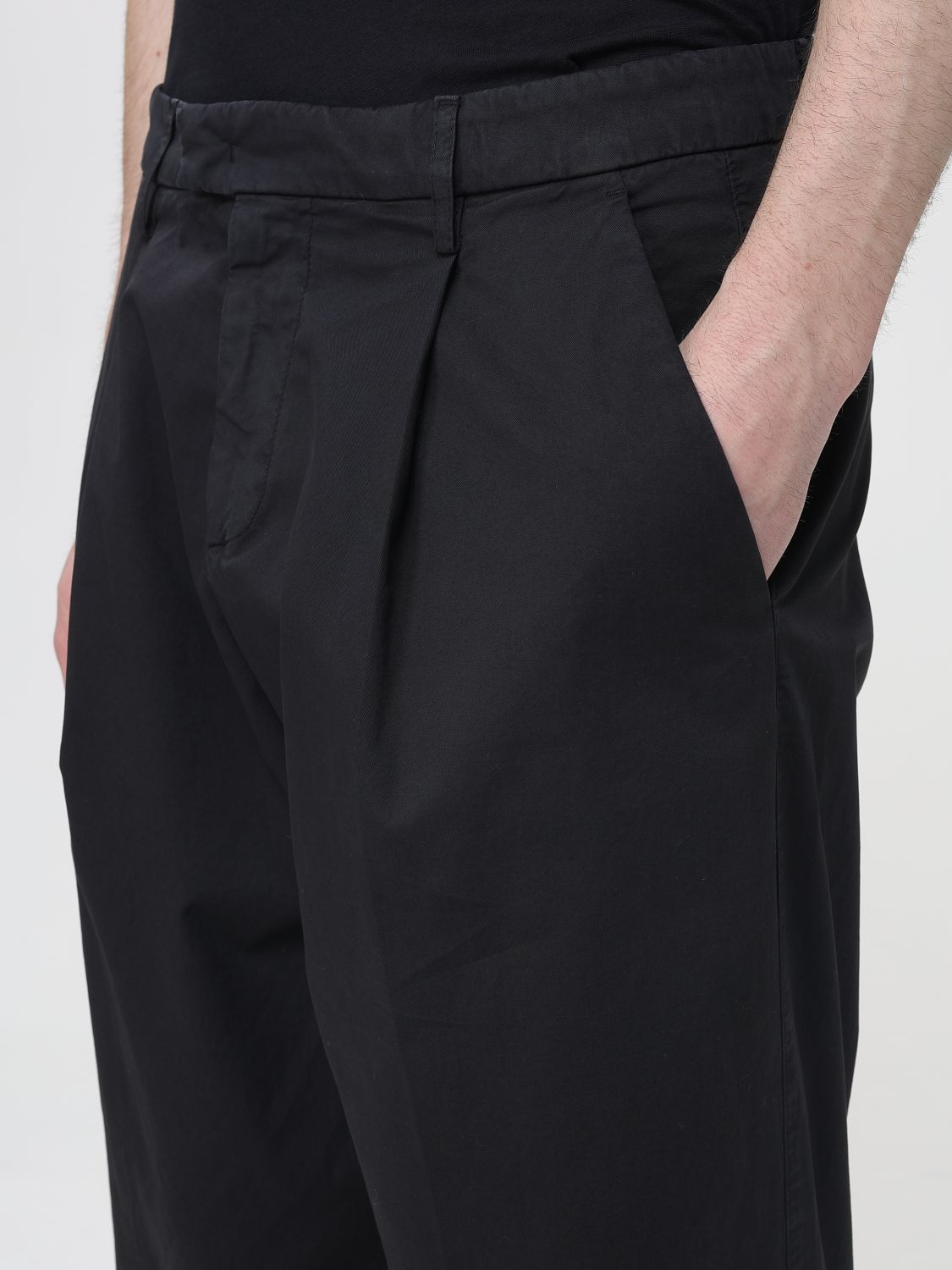 Pants Men color Black