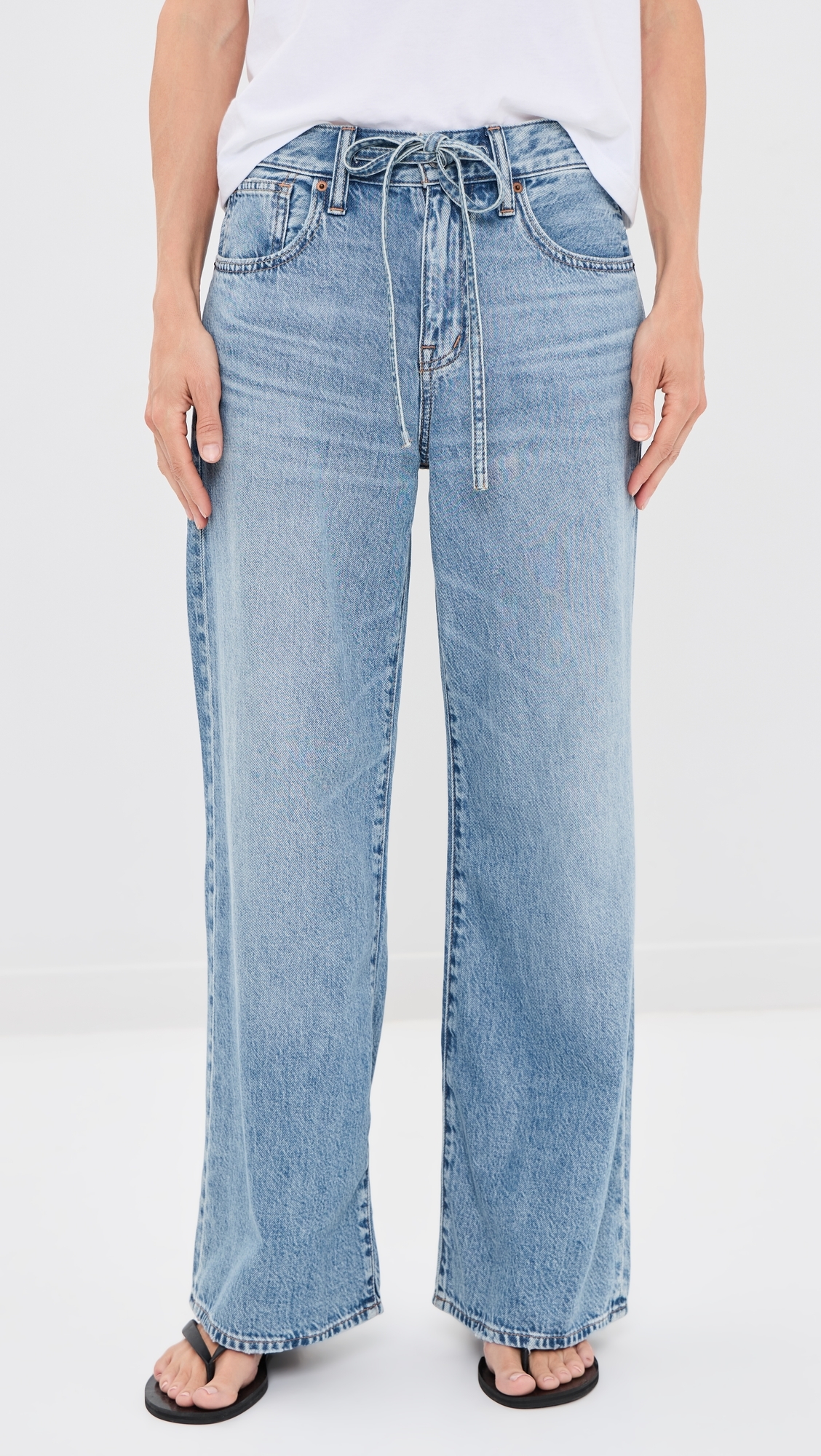 The Petite Ultimate Wide-Leg Jean in Airy Denim RAEBROOK WASH
