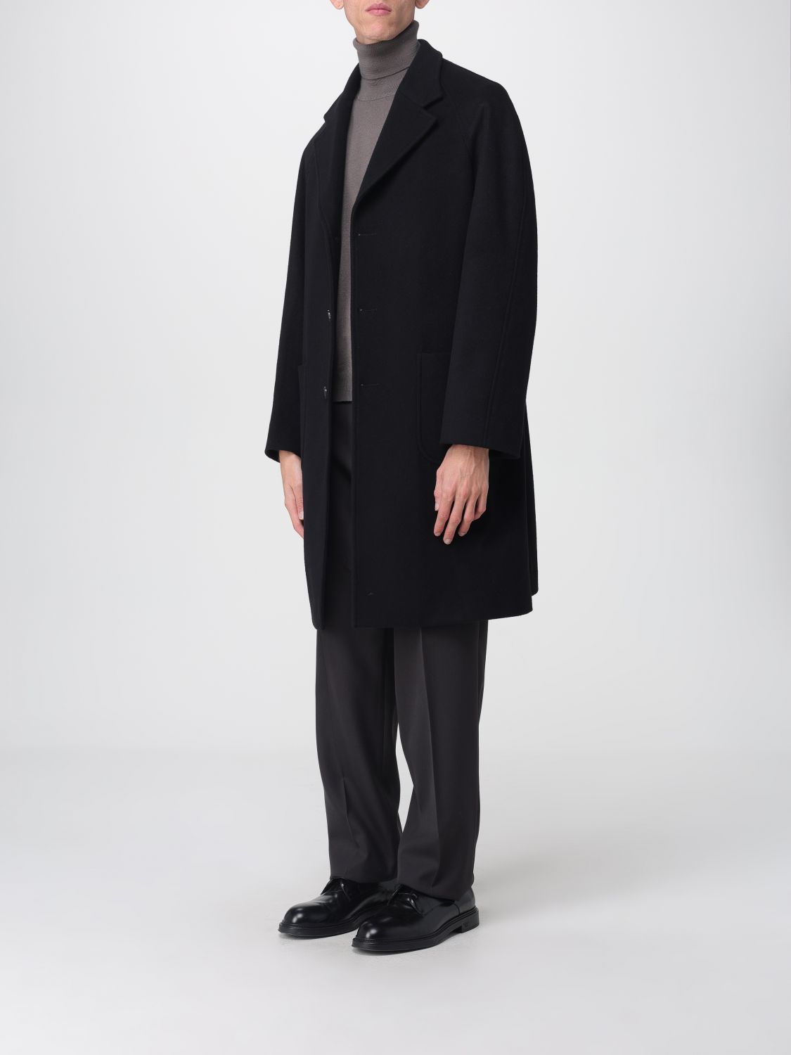 Coat Men color Black