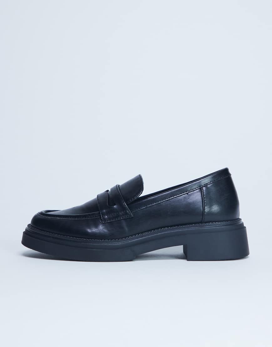 Cade chunky sole loafer in black