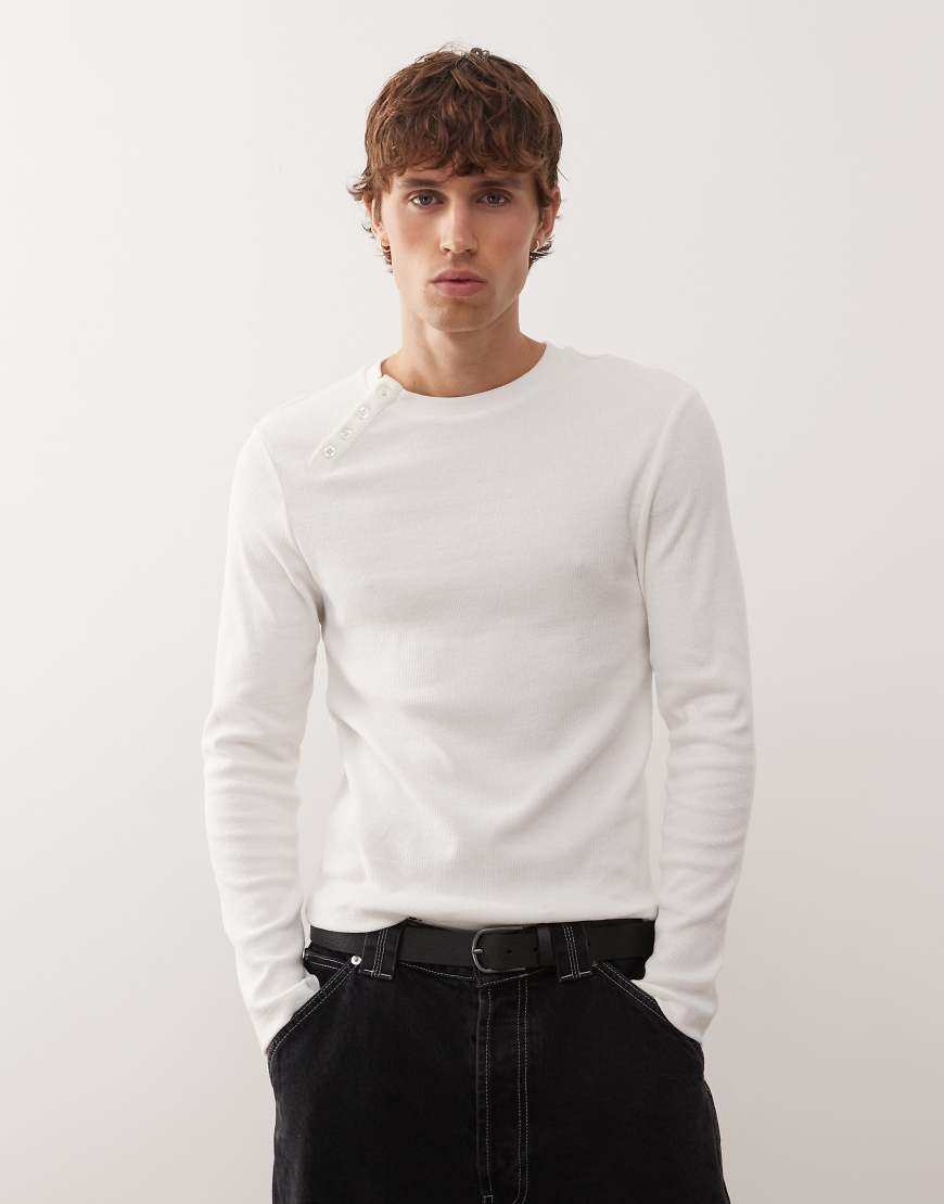 Long sleeve henley with asymmetric buttons in cream-White