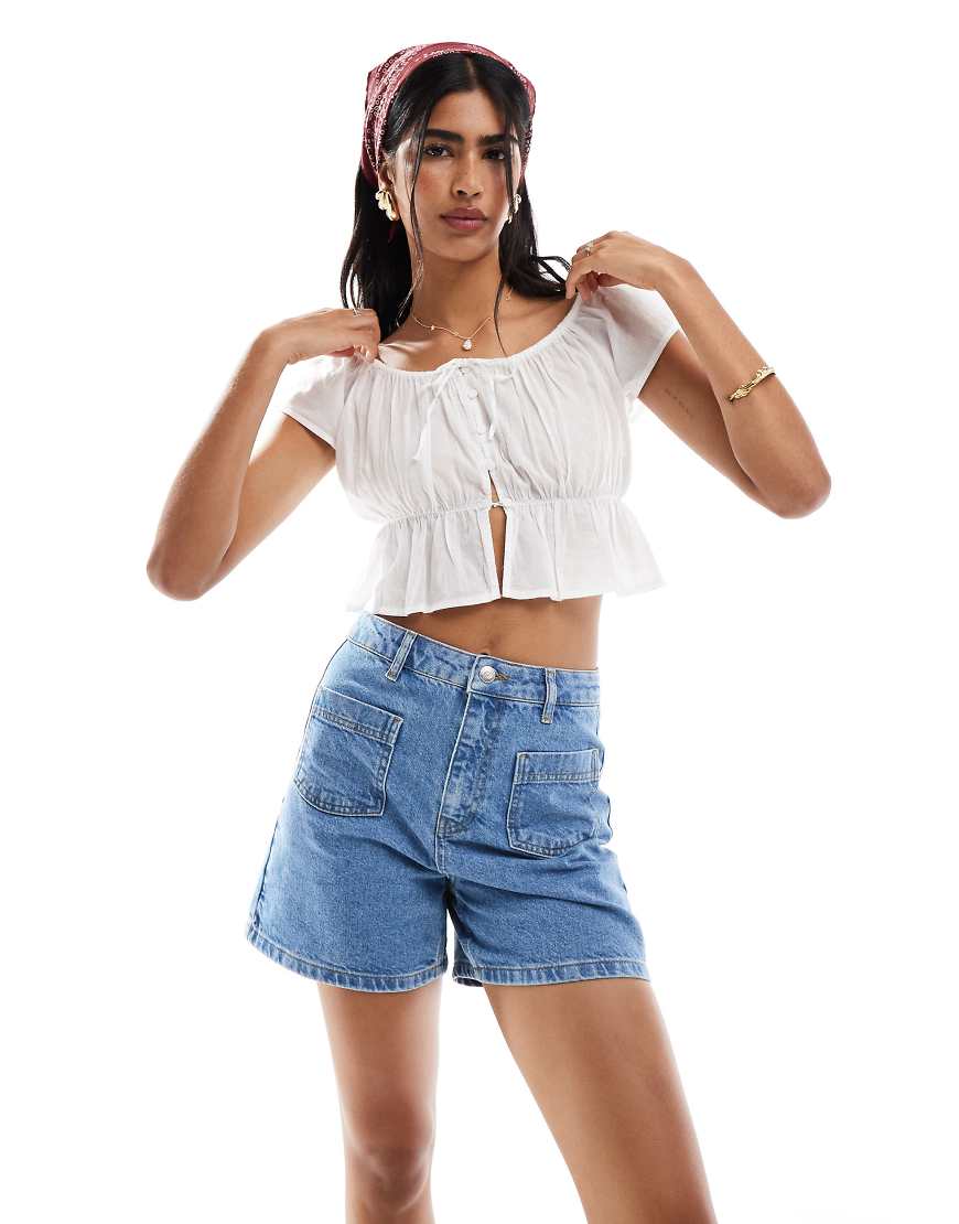 Patch pocket denim short in mid wash-Blue
