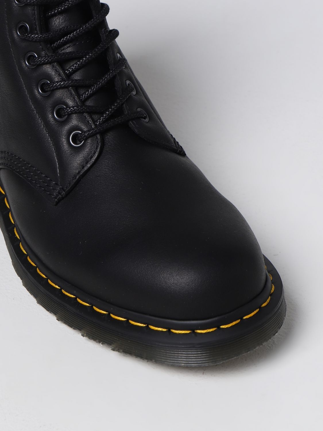 Boots Men color Black