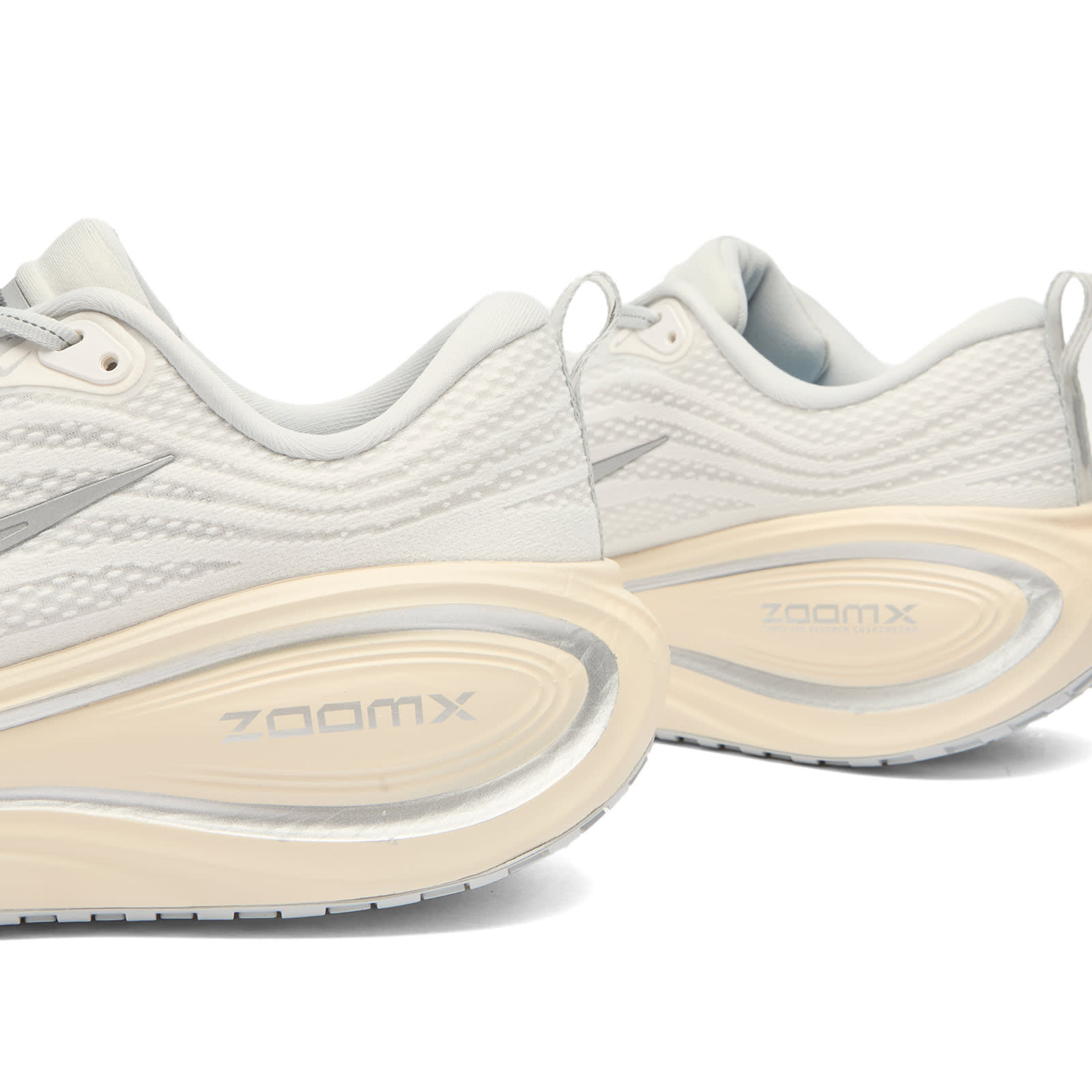 Men's Nike Vomero Plus Sneaker in Platinum Tint/Reflect Silver/Grey Fog