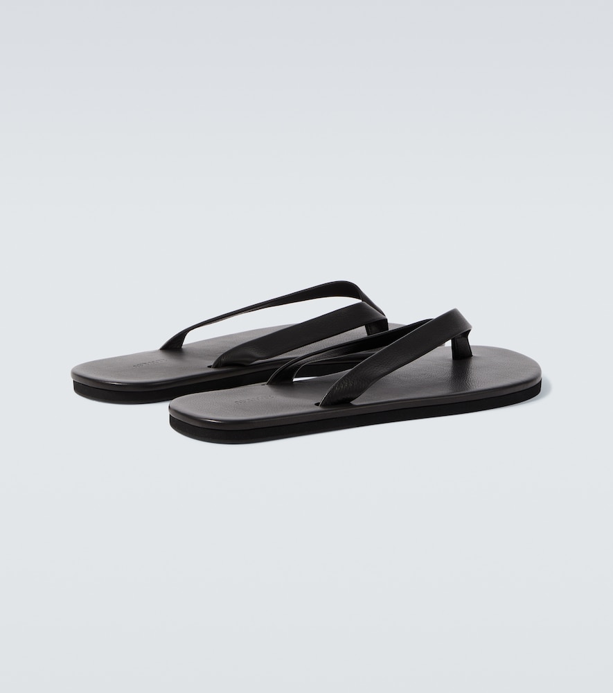 Leather thong sandals