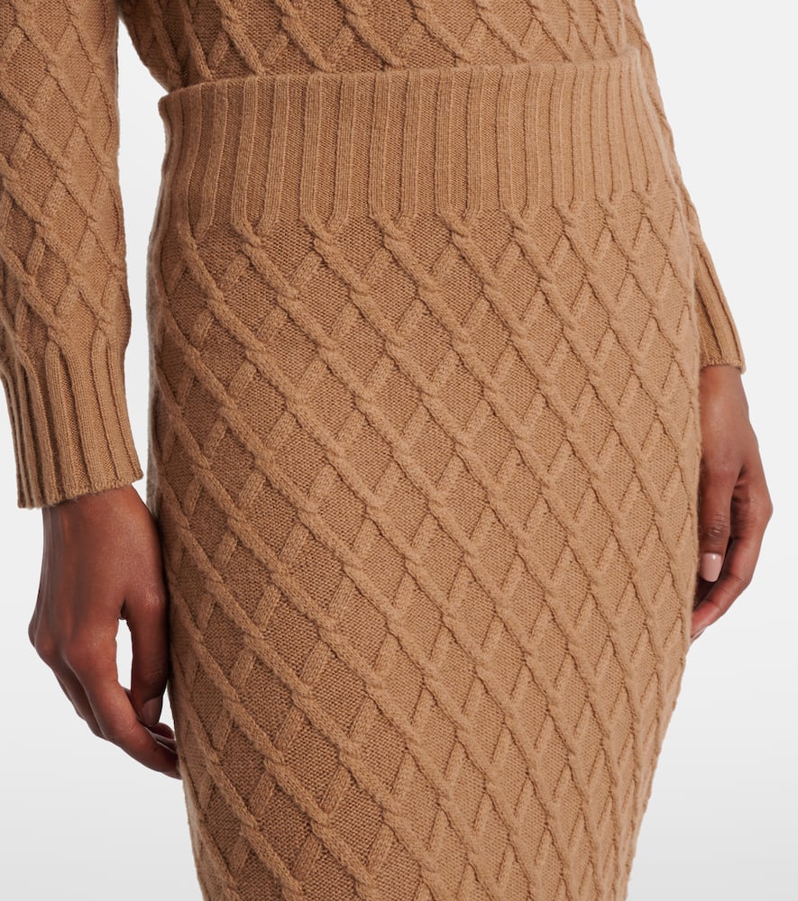 Po knitted camel hair maxi skirt