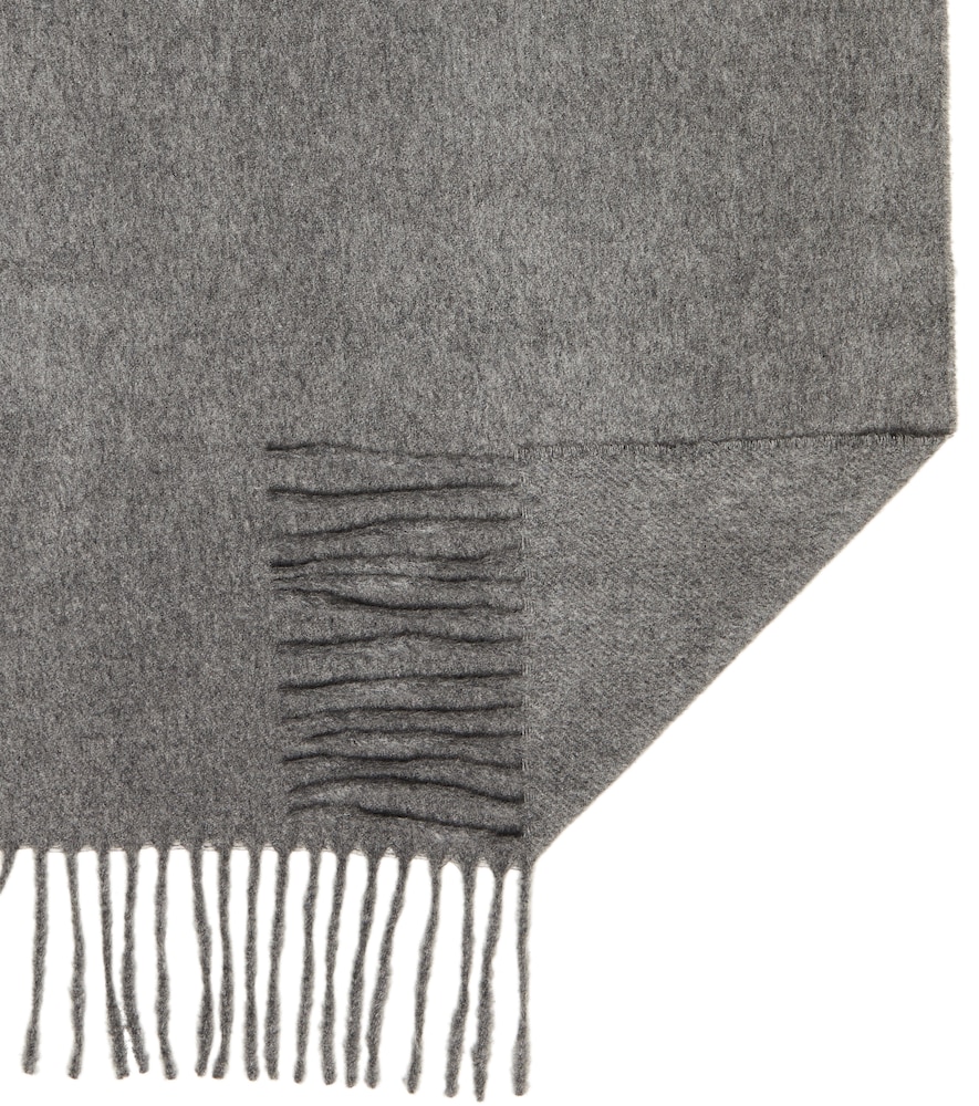 Cashmere scarf