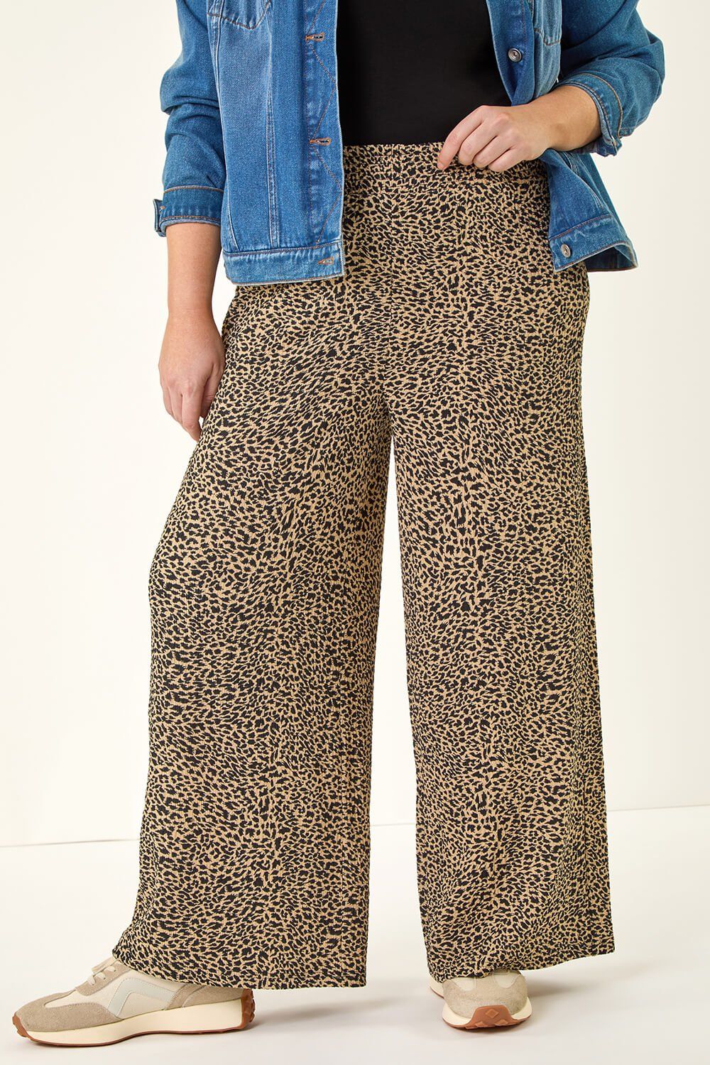 Roman Curve Textured Animal Print Wide Leg Trousers In Natura