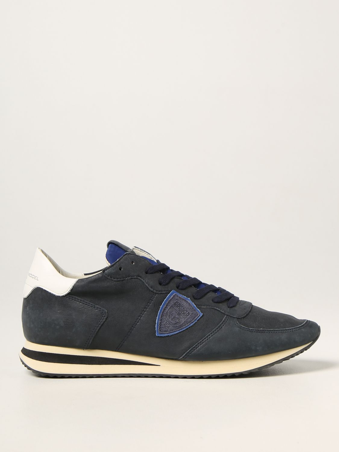 Royale trainers