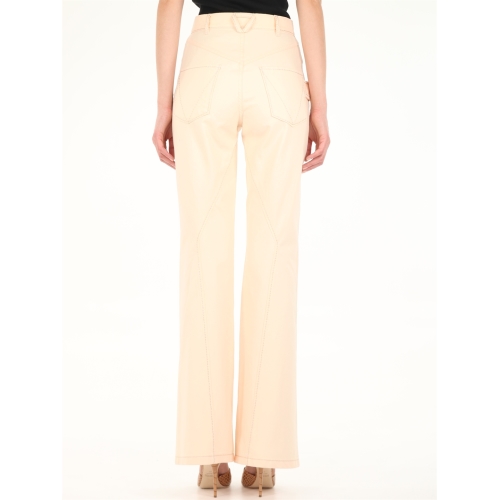 High-waisted jeans