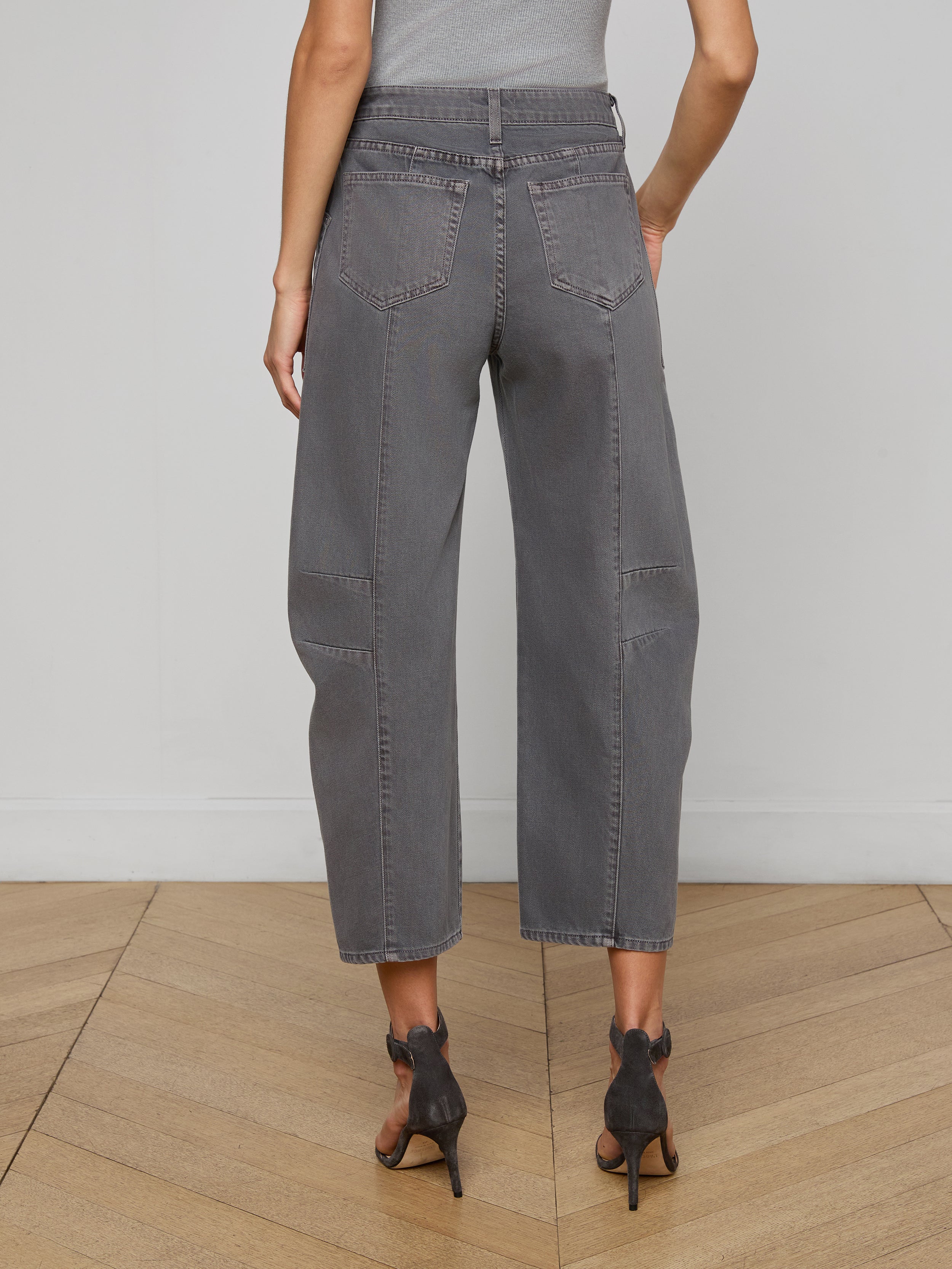 Cody Cropped Barrel-Leg Jean In Medium Grey