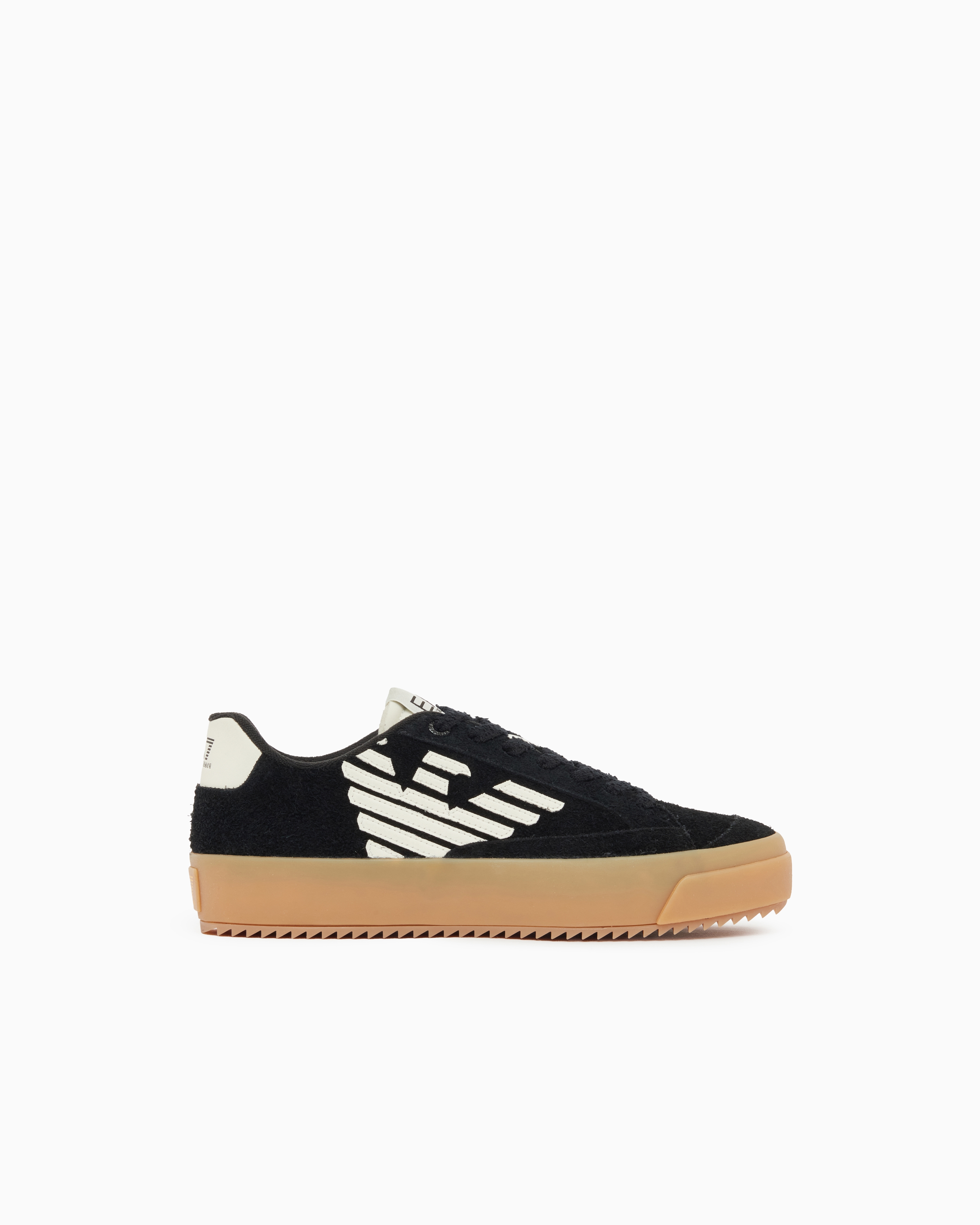 Sneaker hairy suede panels