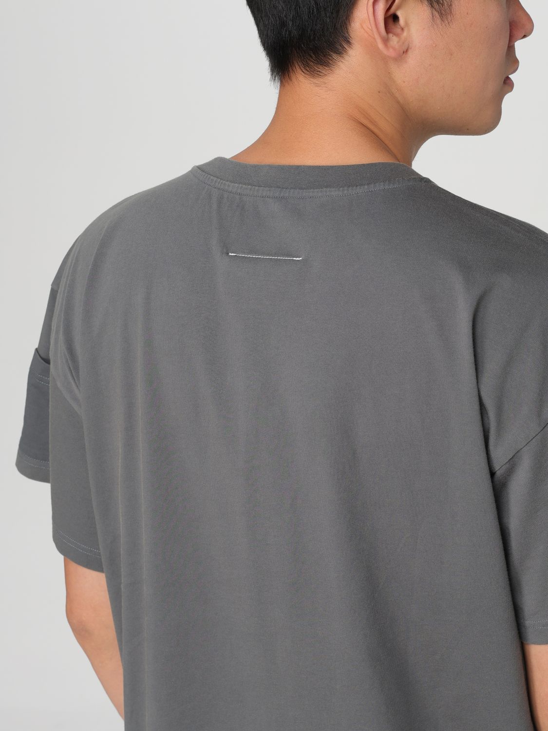 Multiple-pockets cotton T-shirt - Neutrals